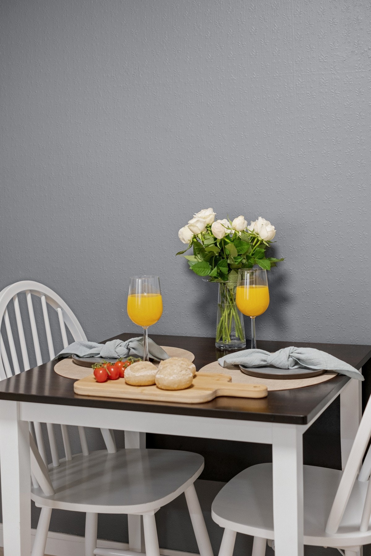 Plass for frokostbord på kjøkkenet. Galleribilde