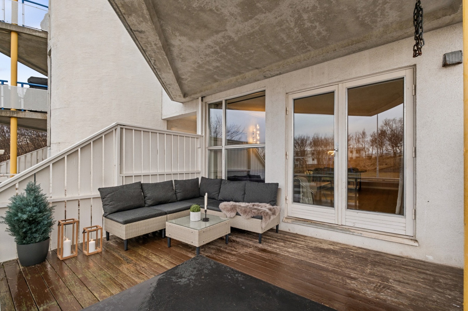 Her er det god plass for utemøblement. Galleribilde