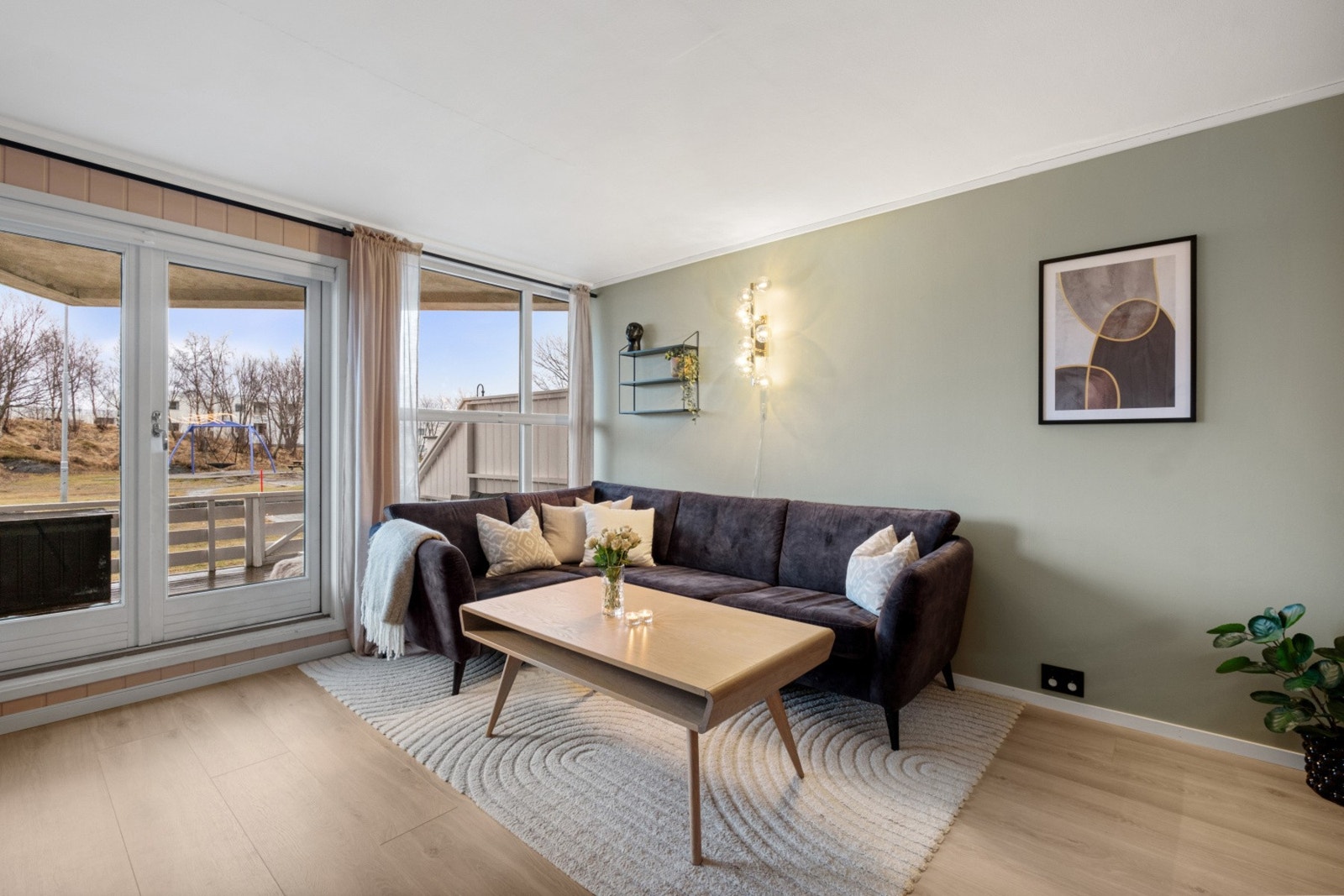 Leiligheten er jevnlig modernisert. Blant annet ble kjøkkeninnredningen skiftet i 2006 og badet modernisert i 2016. Galleribilde