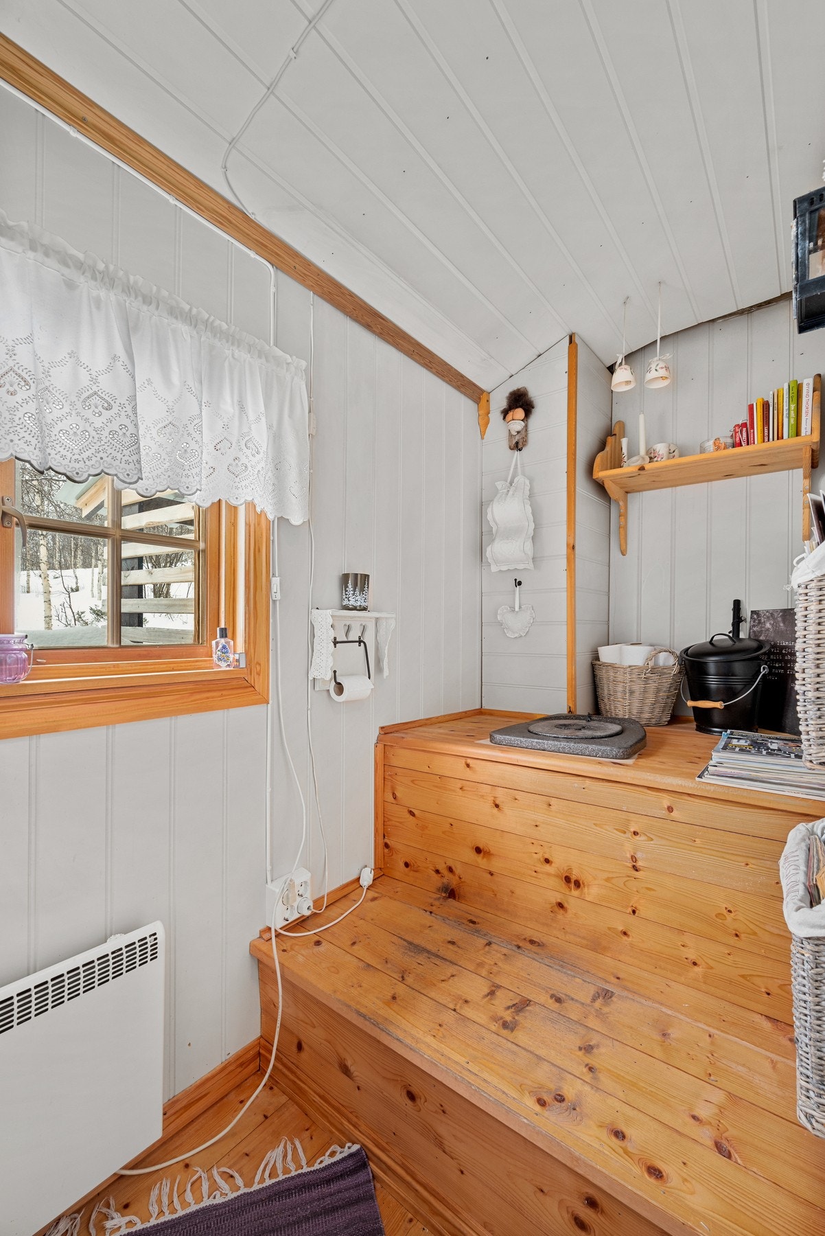 Uteboden har eget toalettrom med utedo. Galleribilde