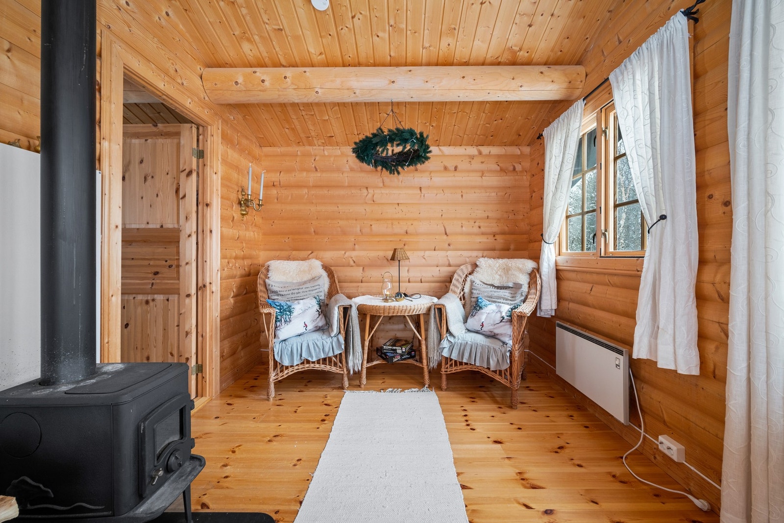 Annekset fungerer perfekt for gjester eller til storfamilien. Galleribilde