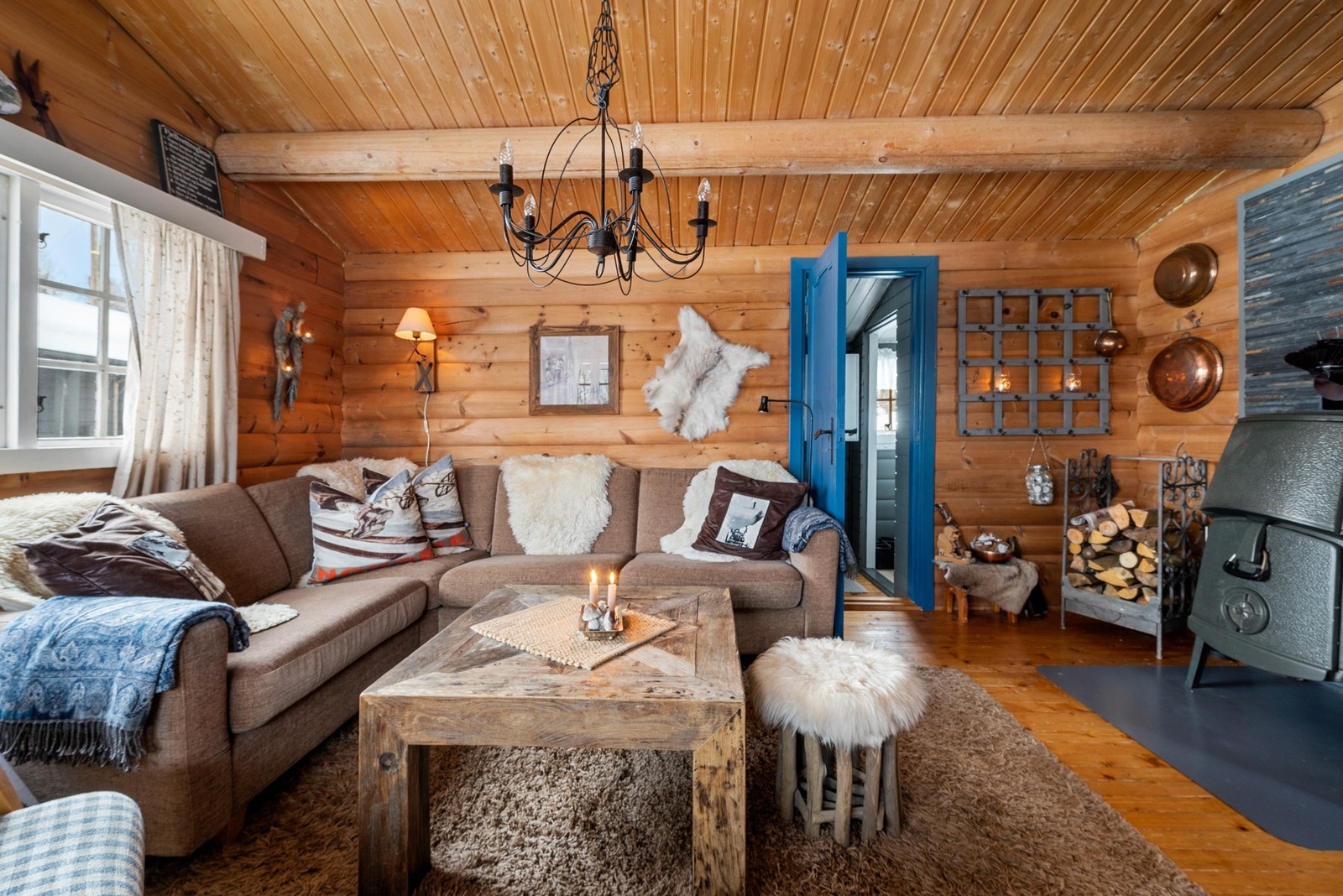 Her er det montert vedovn som god varmekilde. Galleribilde