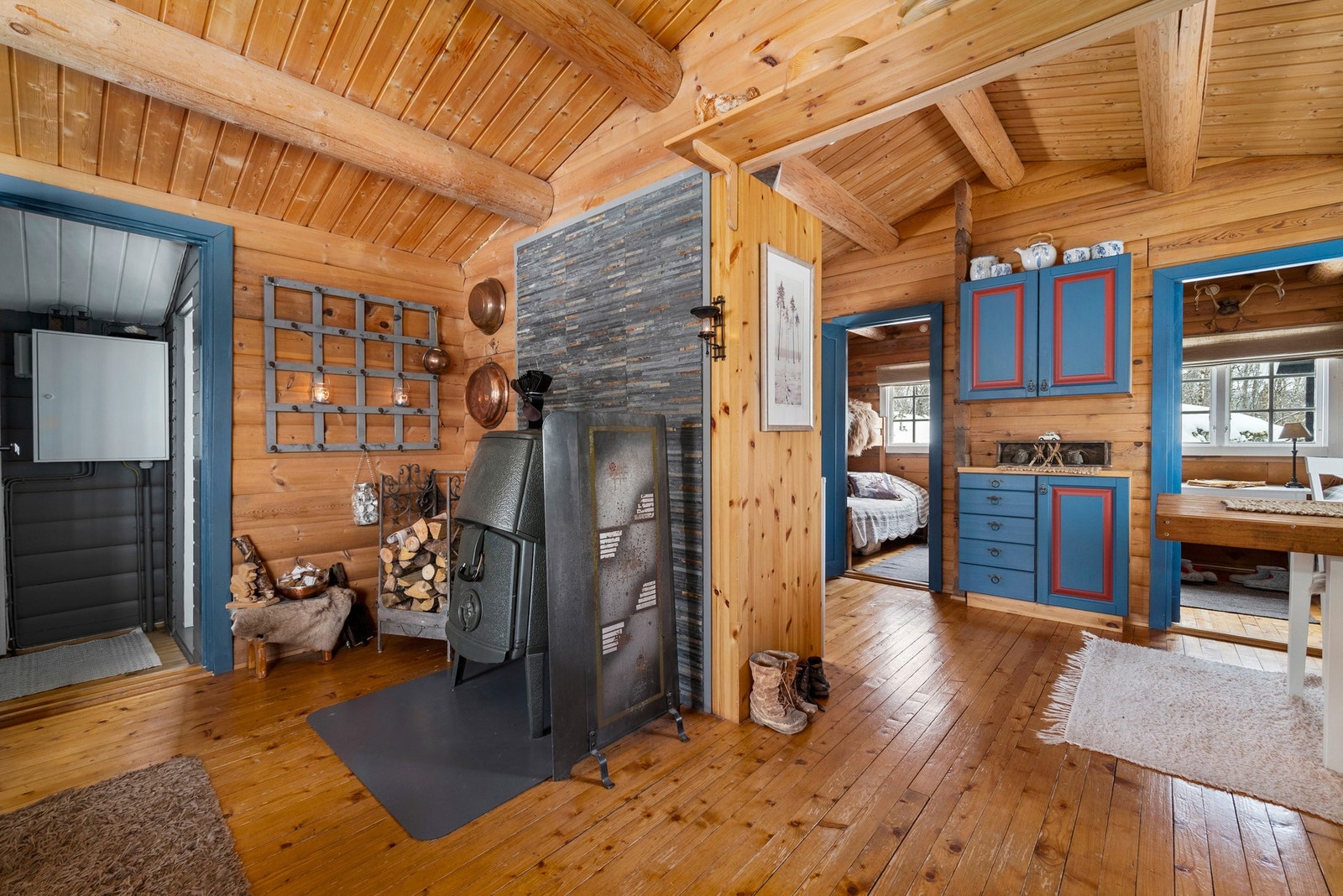 Det er innlagt strøm hvor det elektriske anlegget er oppgradert i senere år. Galleribilde