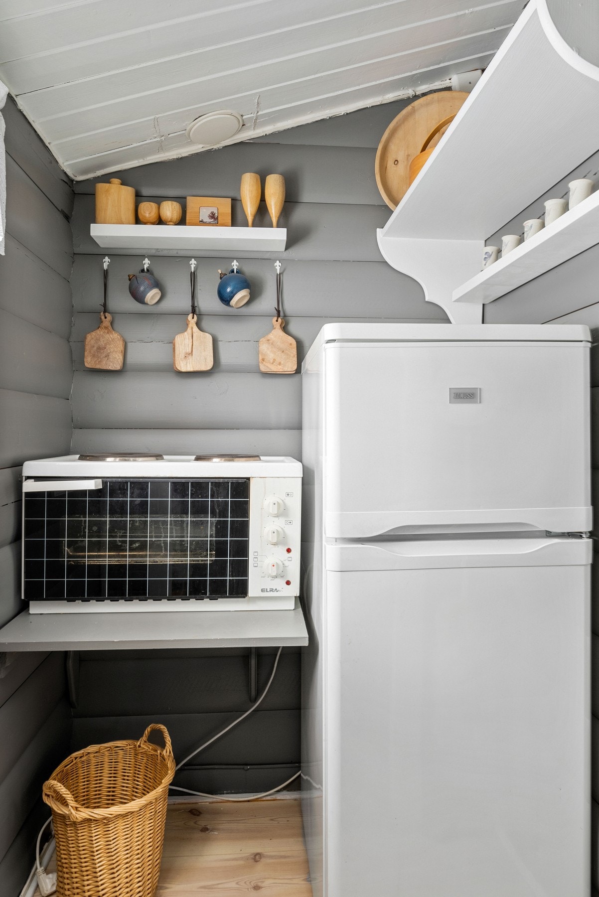 Det er også egen bod med ekstra lagringsplass. Galleribilde