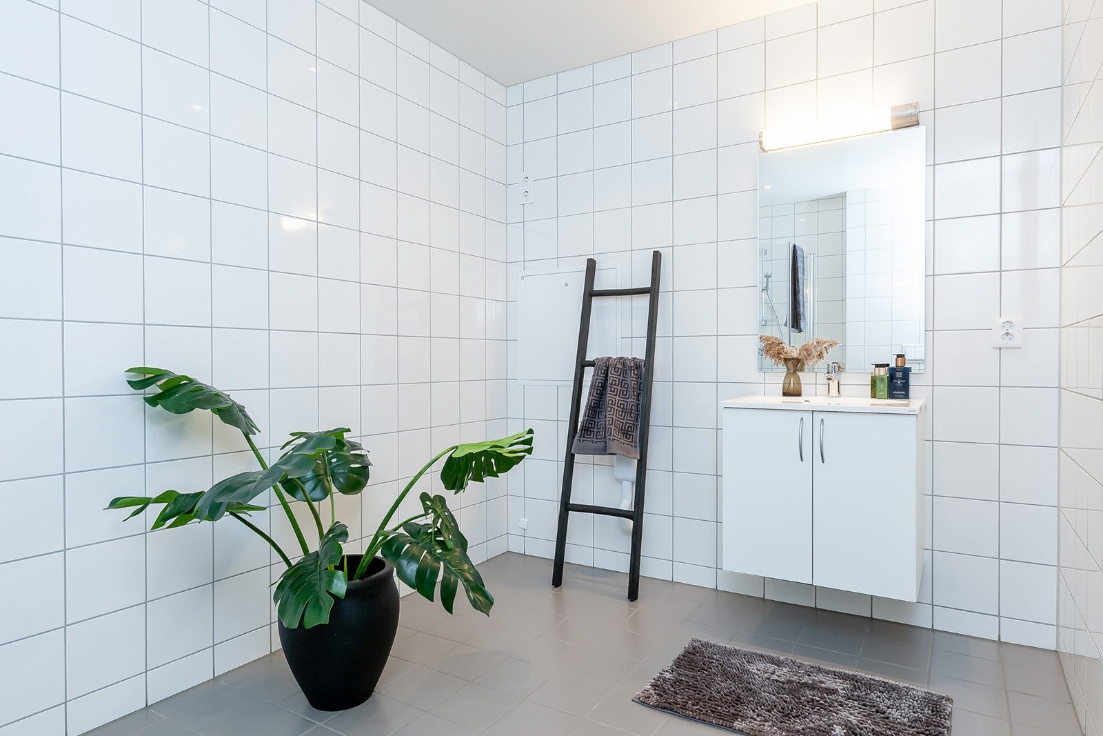 Flislagt bad med varmekabler Galleribilde