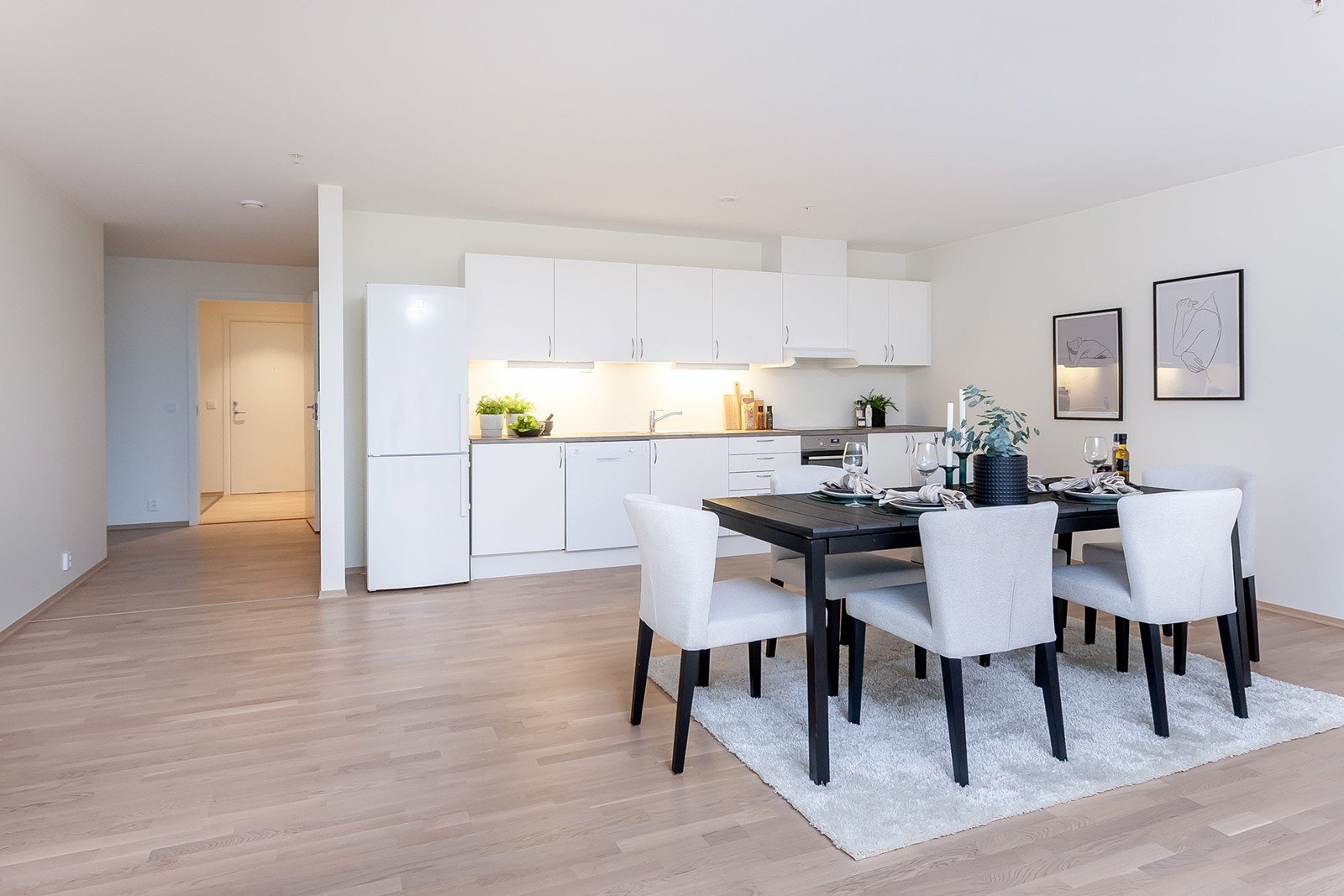 God plass til spisestue Galleribilde