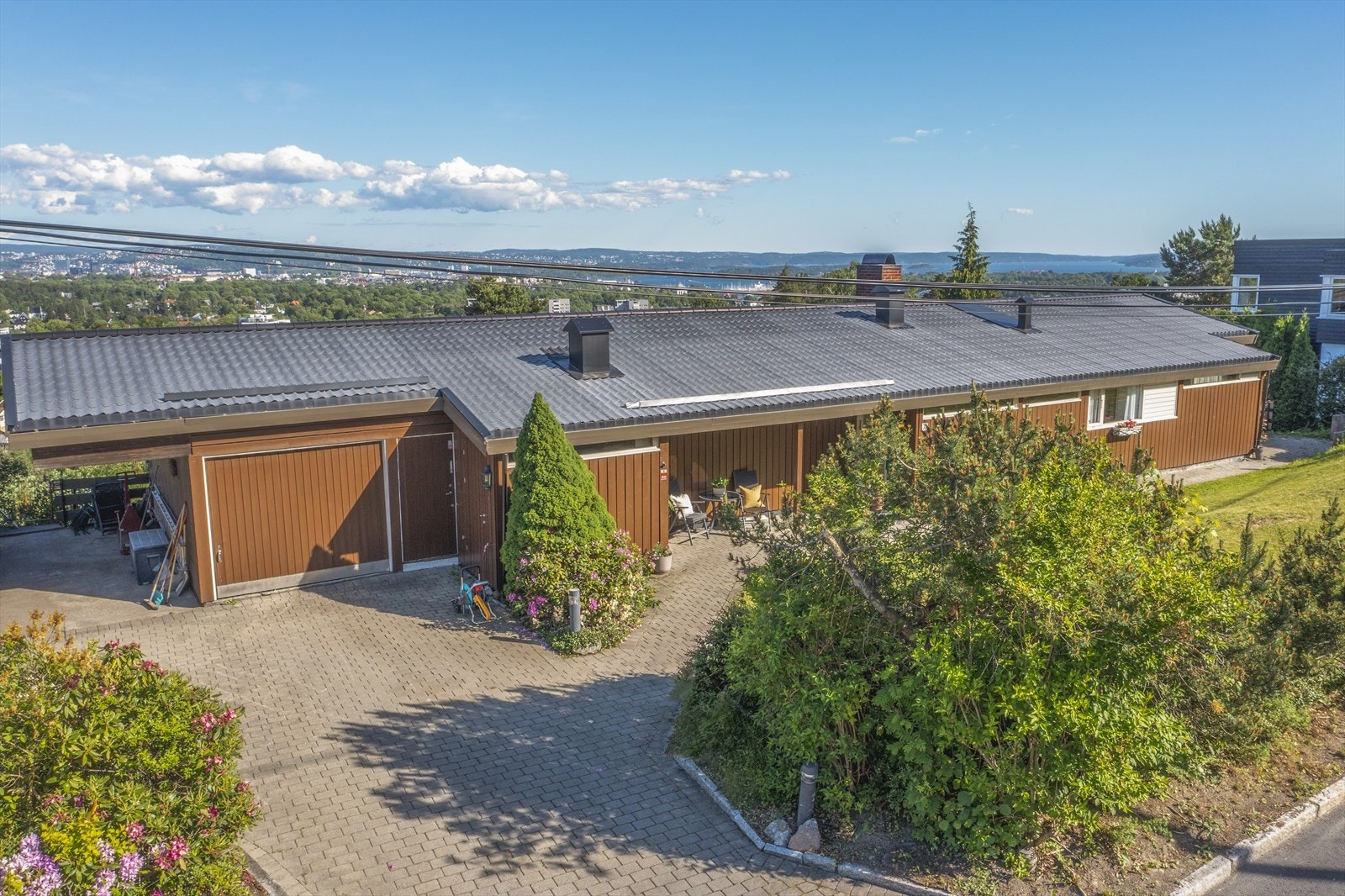 Flott enebolig med store muligheter. Oppussing/renovering må påberegnes. Galleribilde