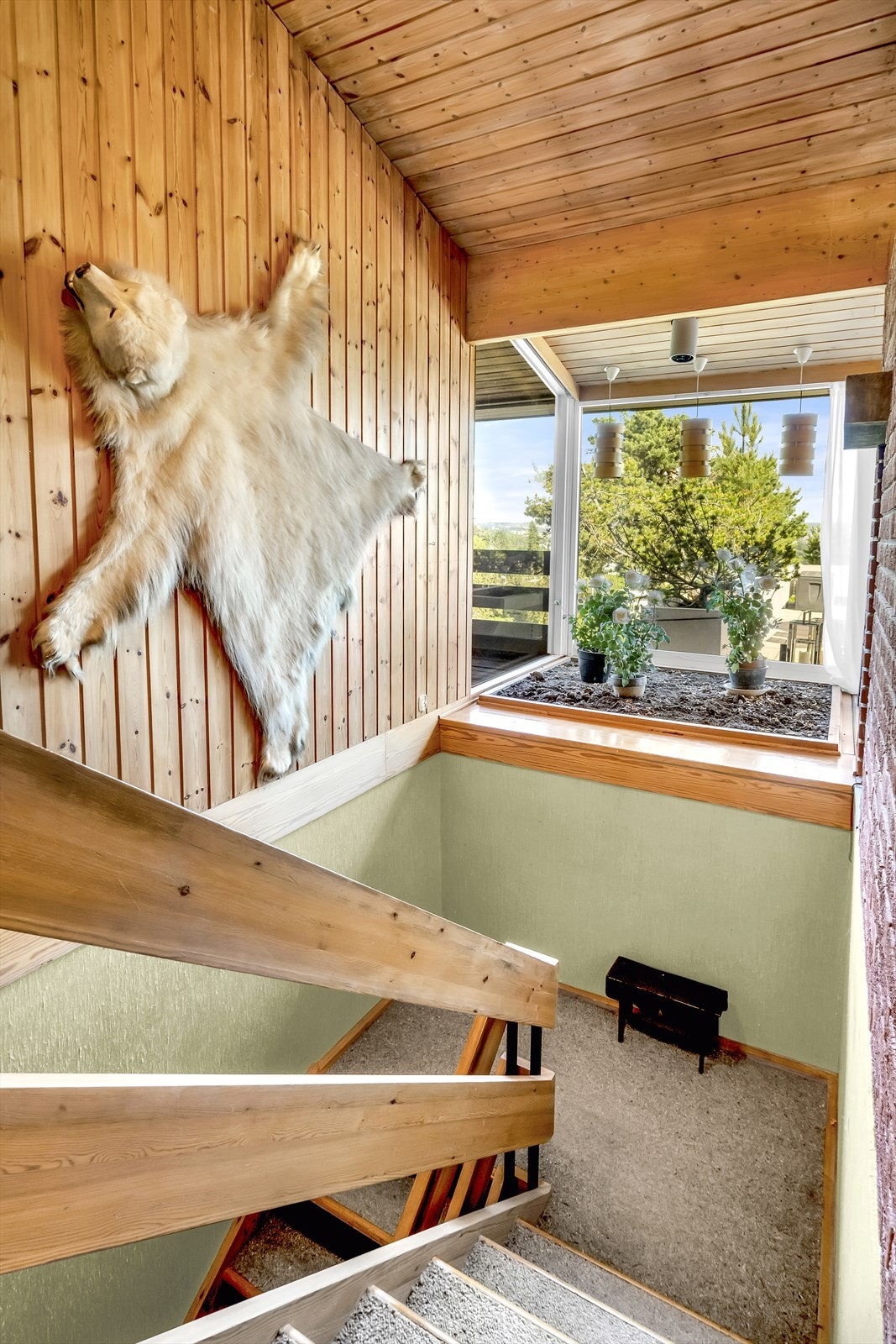 Trappeløpet ned til u.etg. Isbjørnen medfølger ikke. Galleribilde