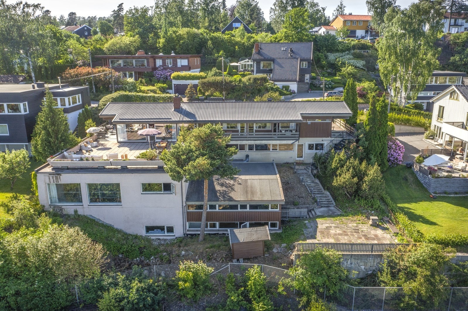 Innholdsrik enebolig med meget stort potensiale. Galleribilde