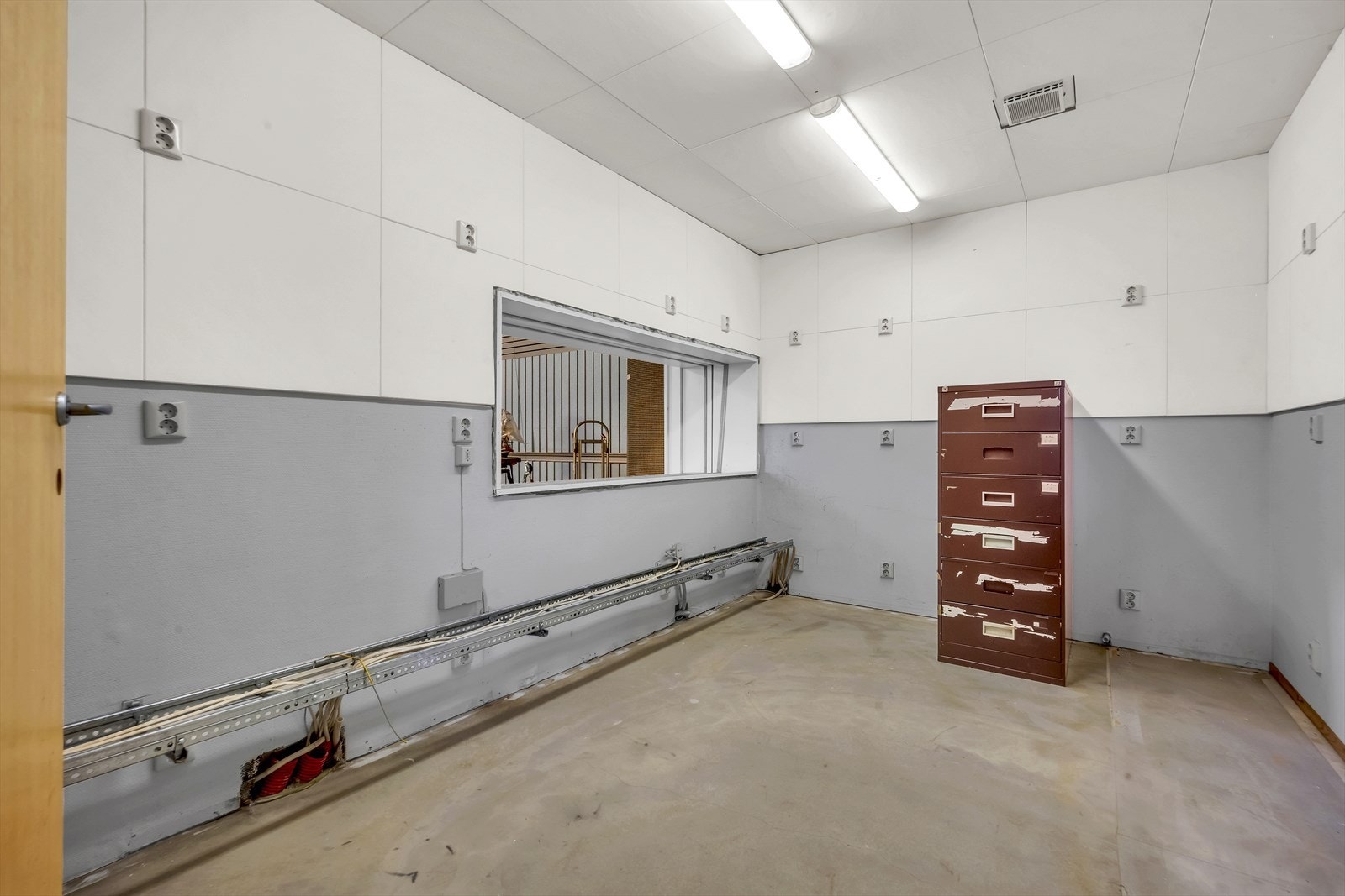 Rom innenfor "bassengrommet". Rommet regnes som S-rom. Galleribilde