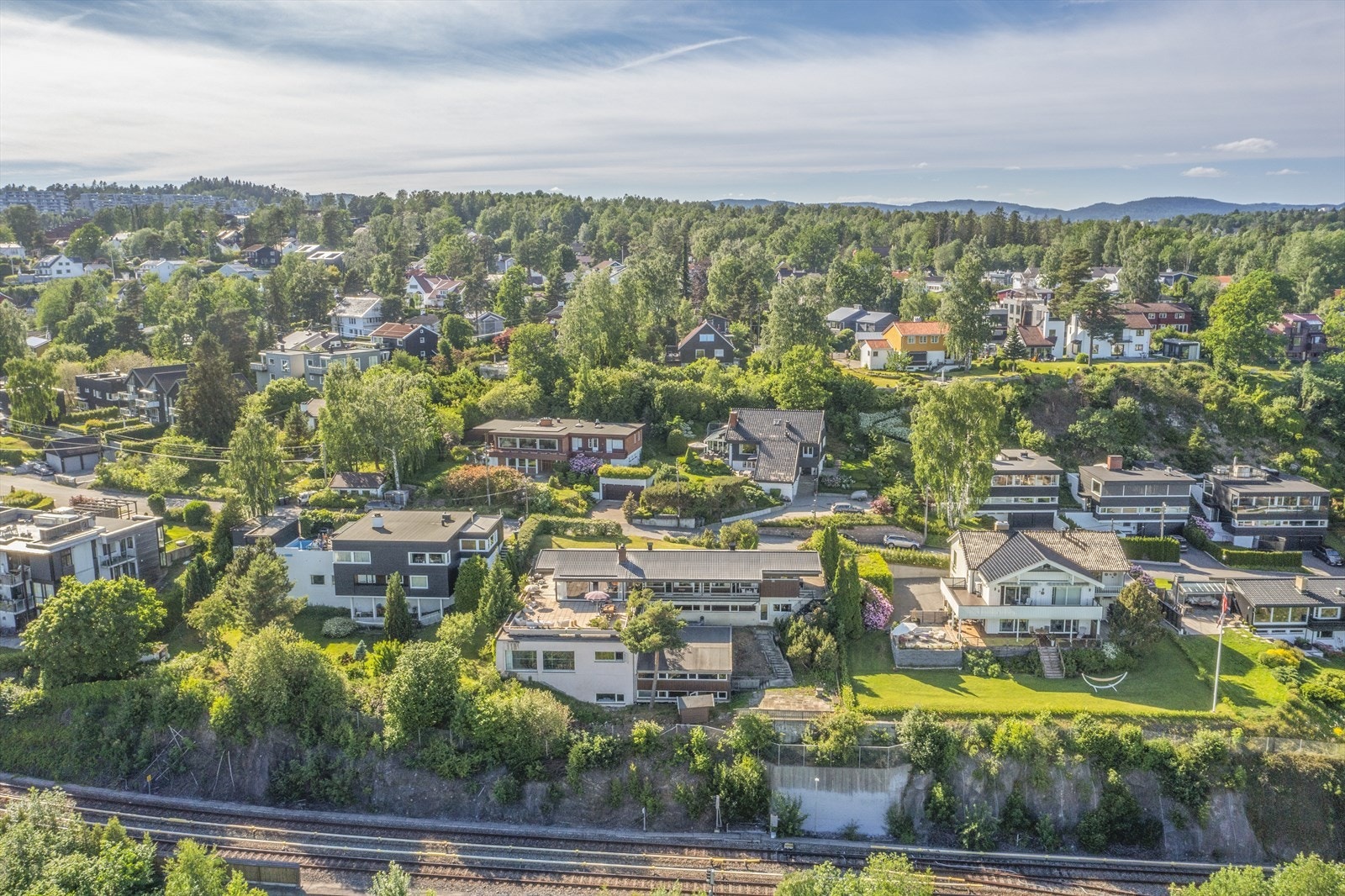 Attraktivt og veletablert villaområde på Montebello Galleribilde