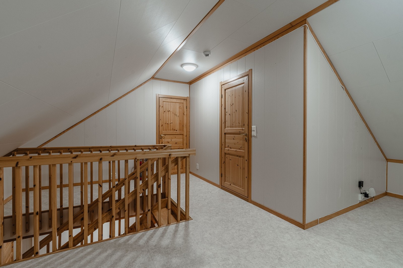 I bakkant av loftet finner du toalettrommet og soverommet Galleribilde