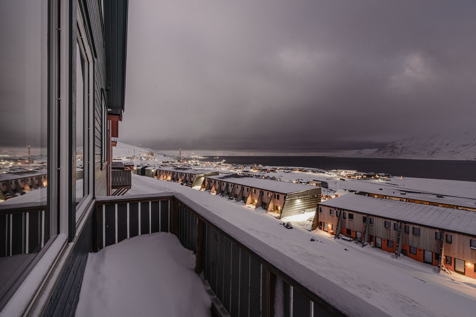 Fra verandaen har du svært god utsikt Galleribilde