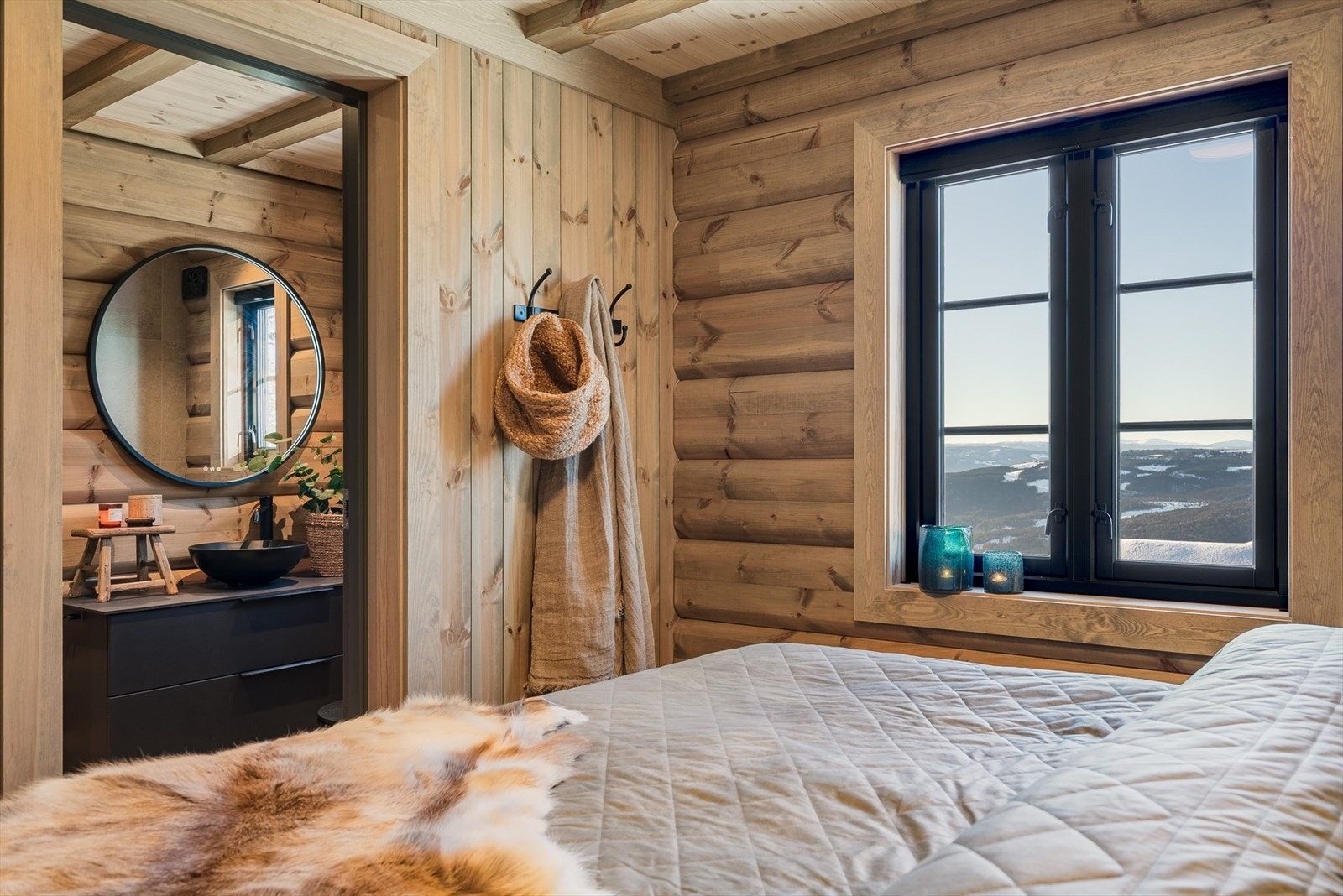 Hovedsoverommet har direkte tilgang til eget bad. Galleribilde