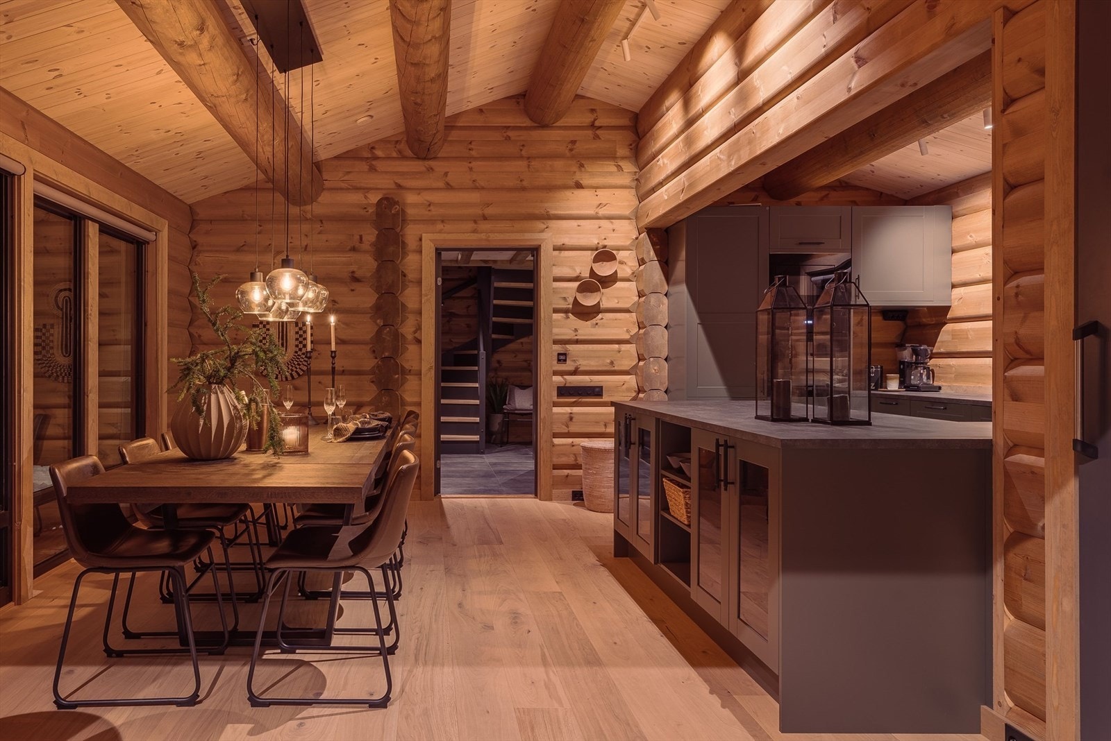 Legg merke til den gode takhøyden. Galleribilde