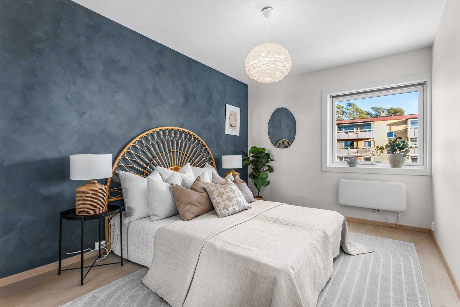 Hovedsoverommet har god plass til dobbeltseng med tilhørende møblement Galleribilde