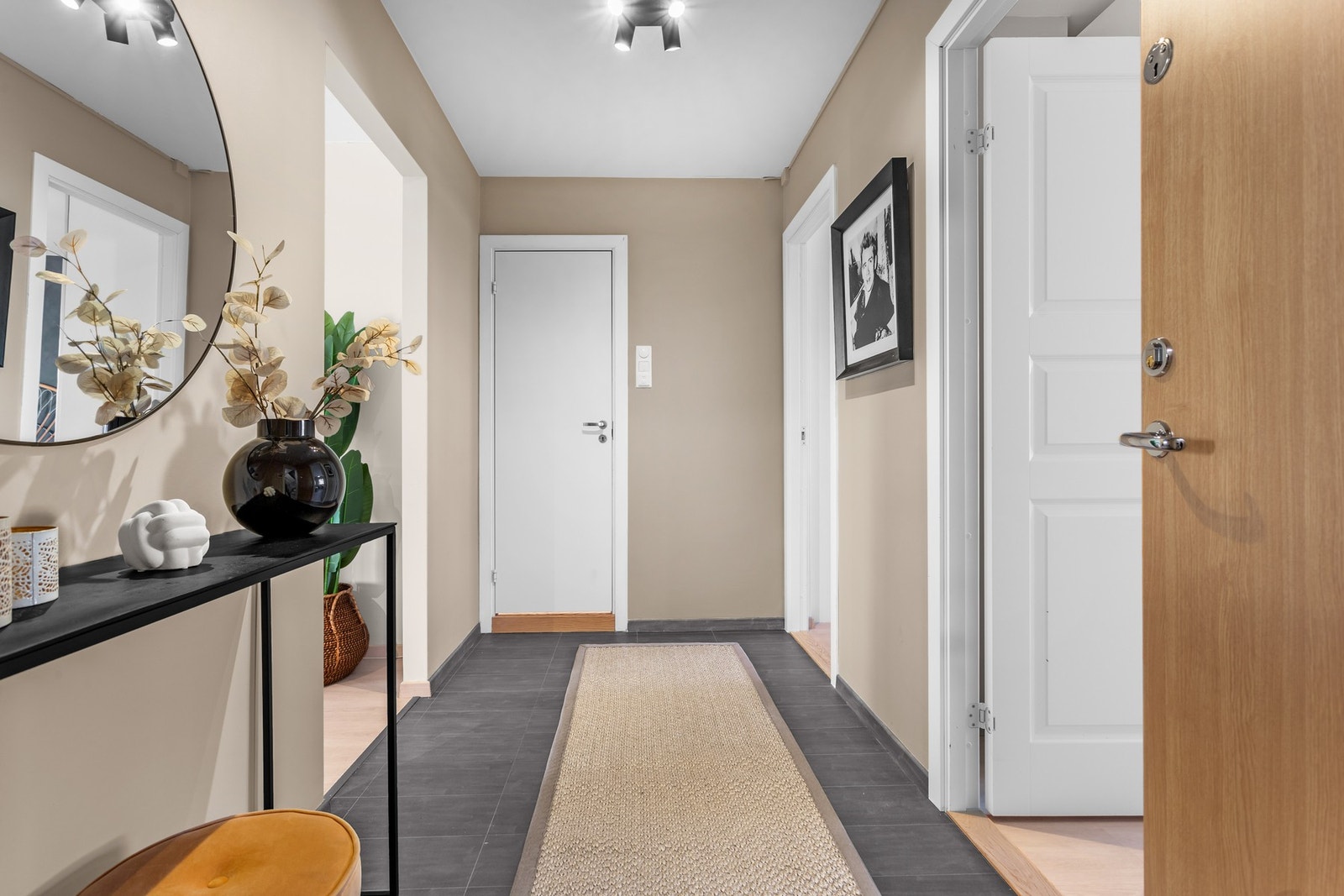 I felleskostnadene har du blant annet grunnpakke kabel-tv og fibernett fra Telia Galleribilde