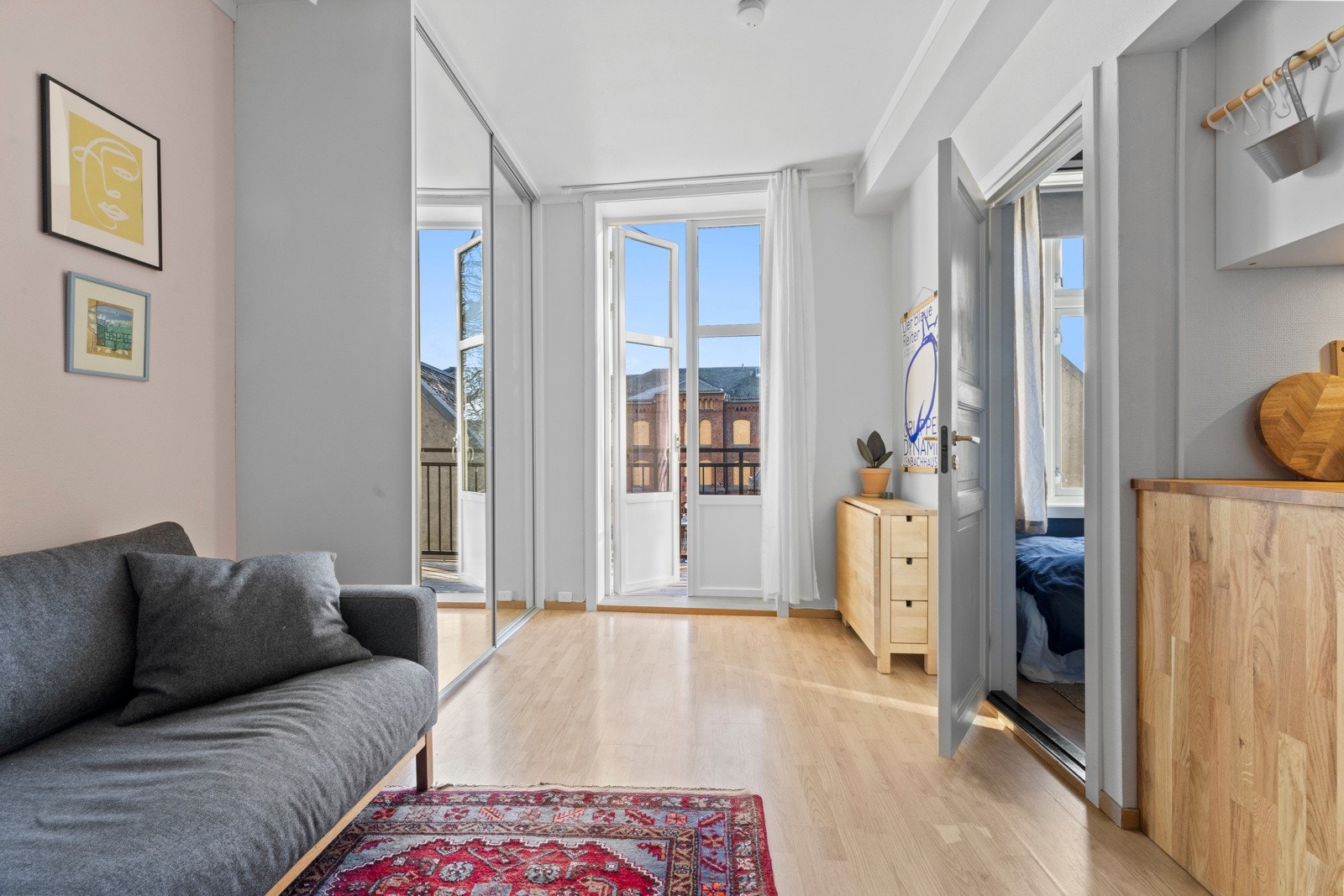 - Leiligheten disponerer en bod i underetasje på ca 3 kvm gulvareal - Galleribilde