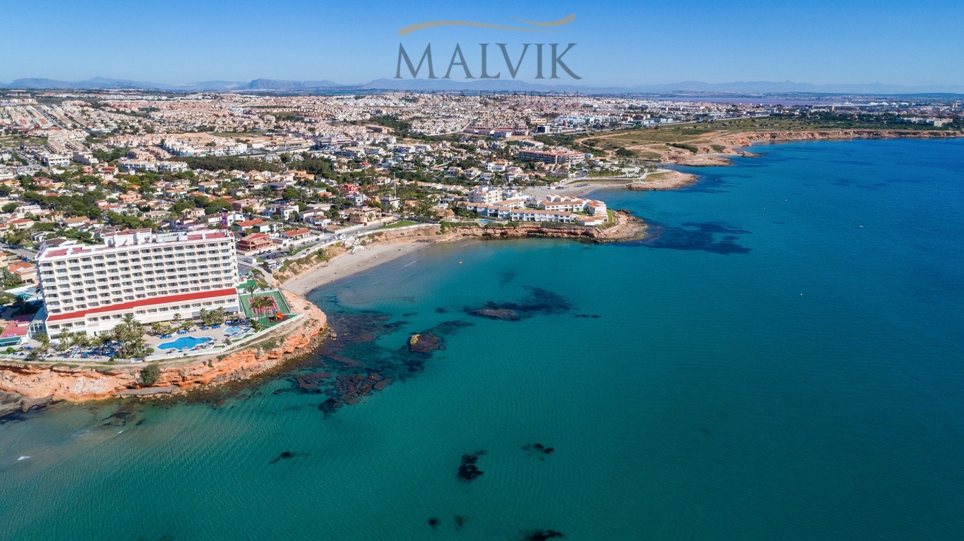 Oversikt over området og kysten der boligen ligger. Galleribilde