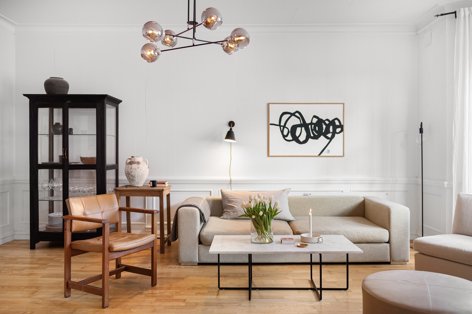 En stue man virkelig kan møblere og innrede etter eget ønske - takket være den gode størrelsen. Galleribilde