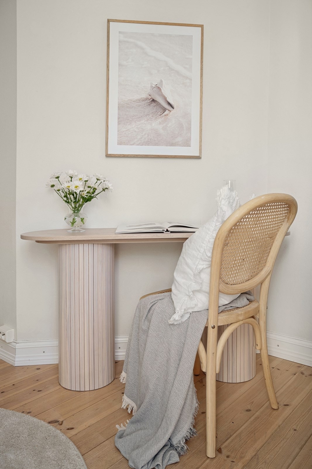 God plass til pult på soverom II. Galleribilde