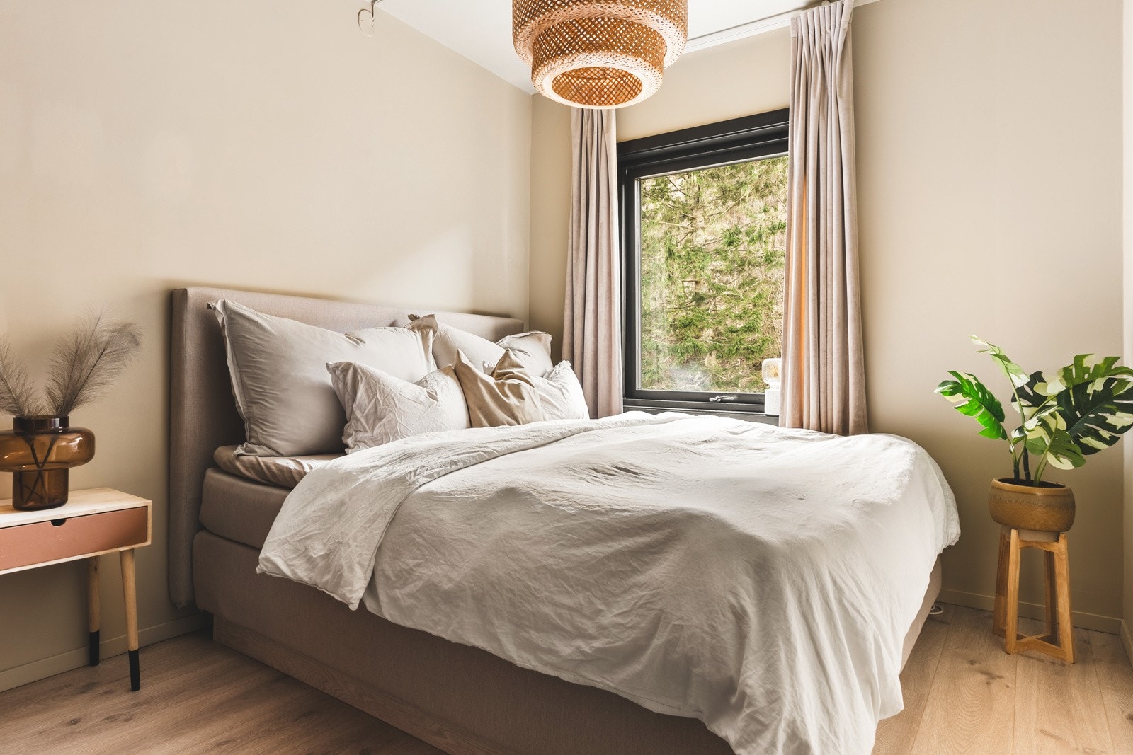 Hovedsoverommet måles til 9 kvm og har god plass til dobbeltseng og ønskelig møblement. Galleribilde