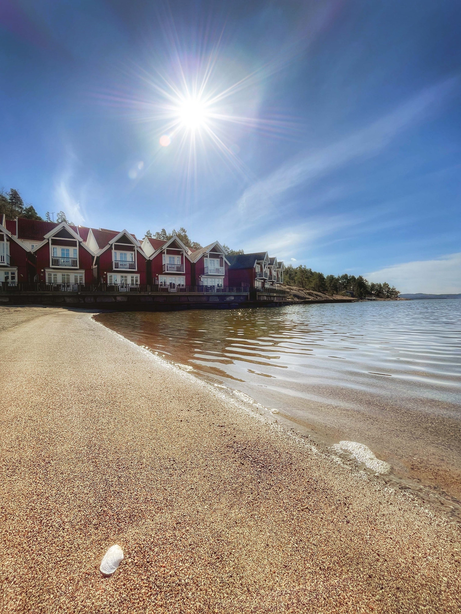Innbydende sandstrand på Holmsbu Resort. Galleribilde