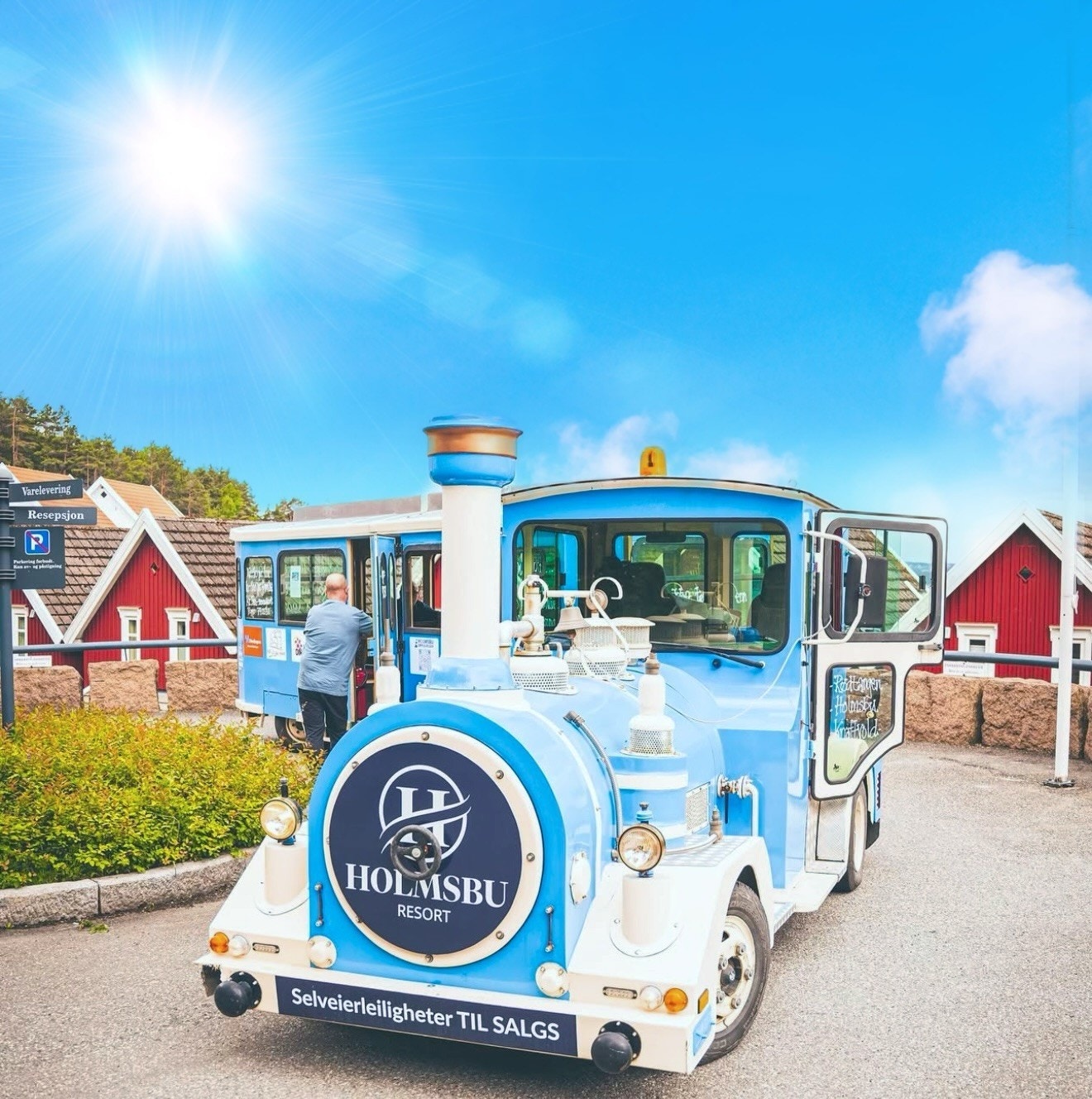 Toget går t/r Holmsbu Resort - Holmsbu sentrum - og en rekke andre destinasjoner i nærområdet. Galleribilde