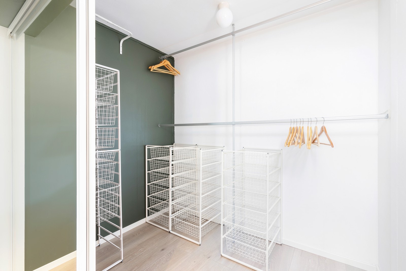 Garderobe hovedsoverom Galleribilde