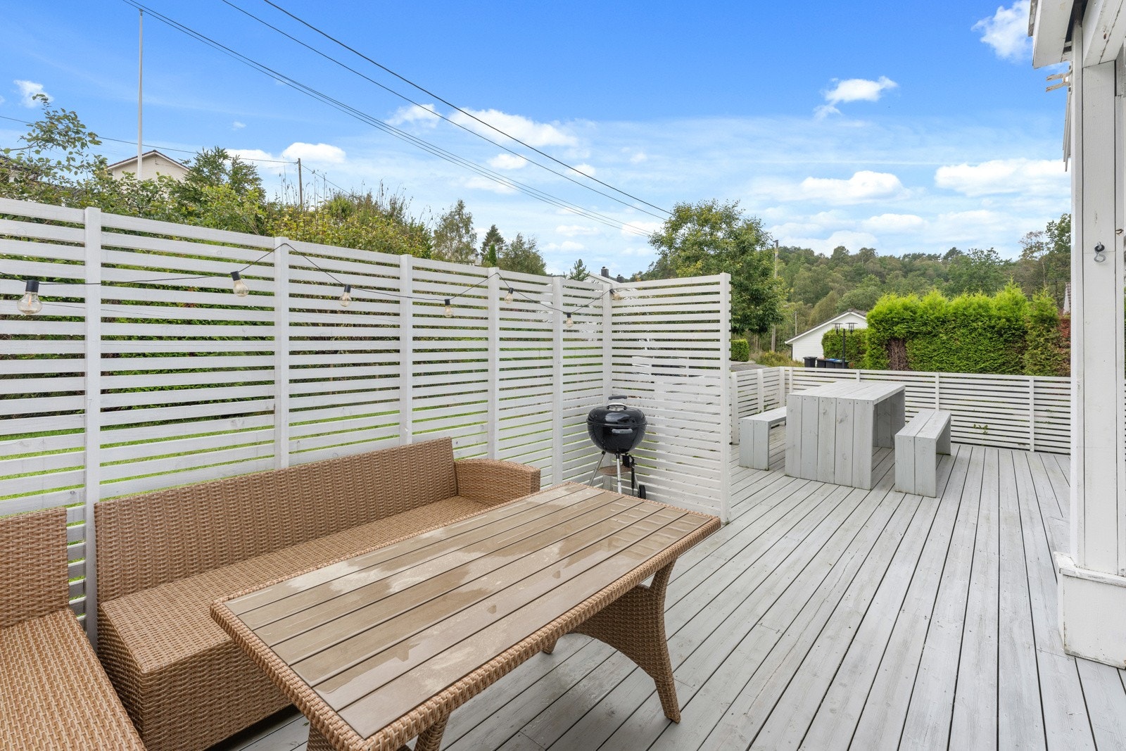 Terrasse på boligens fremside Galleribilde