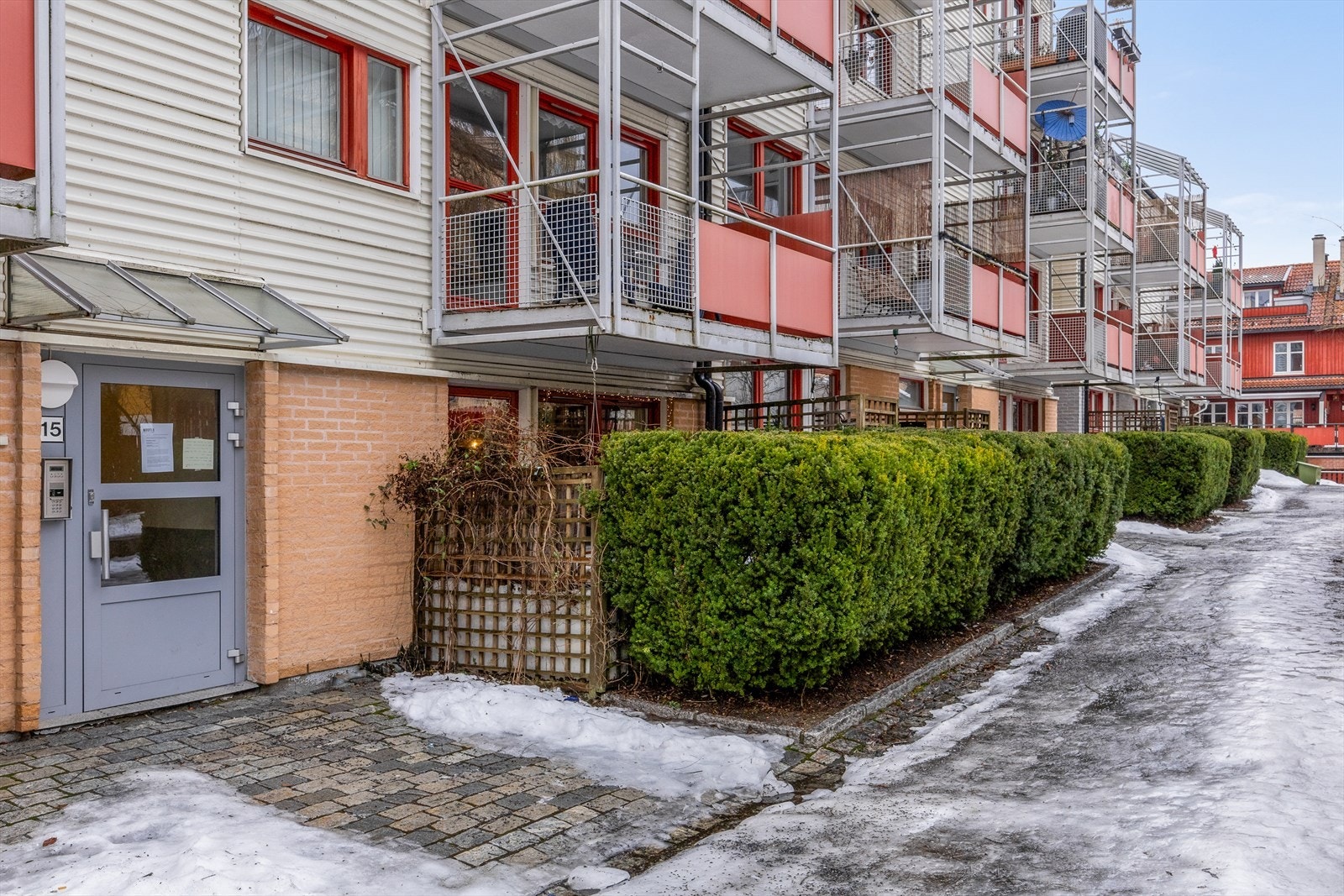 Bakgården. Galleribilde