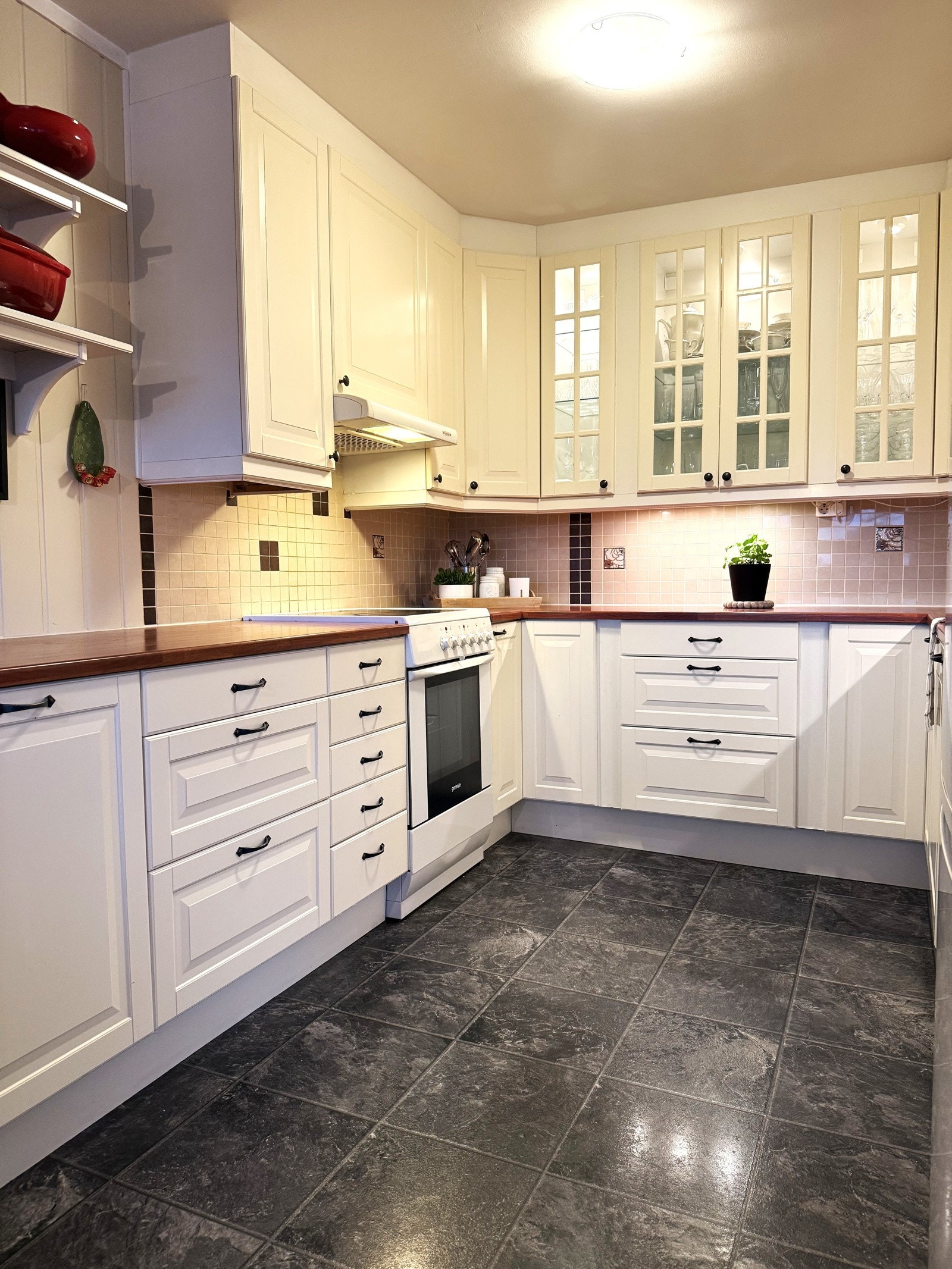 Bilde tatt av selger. Galleribilde