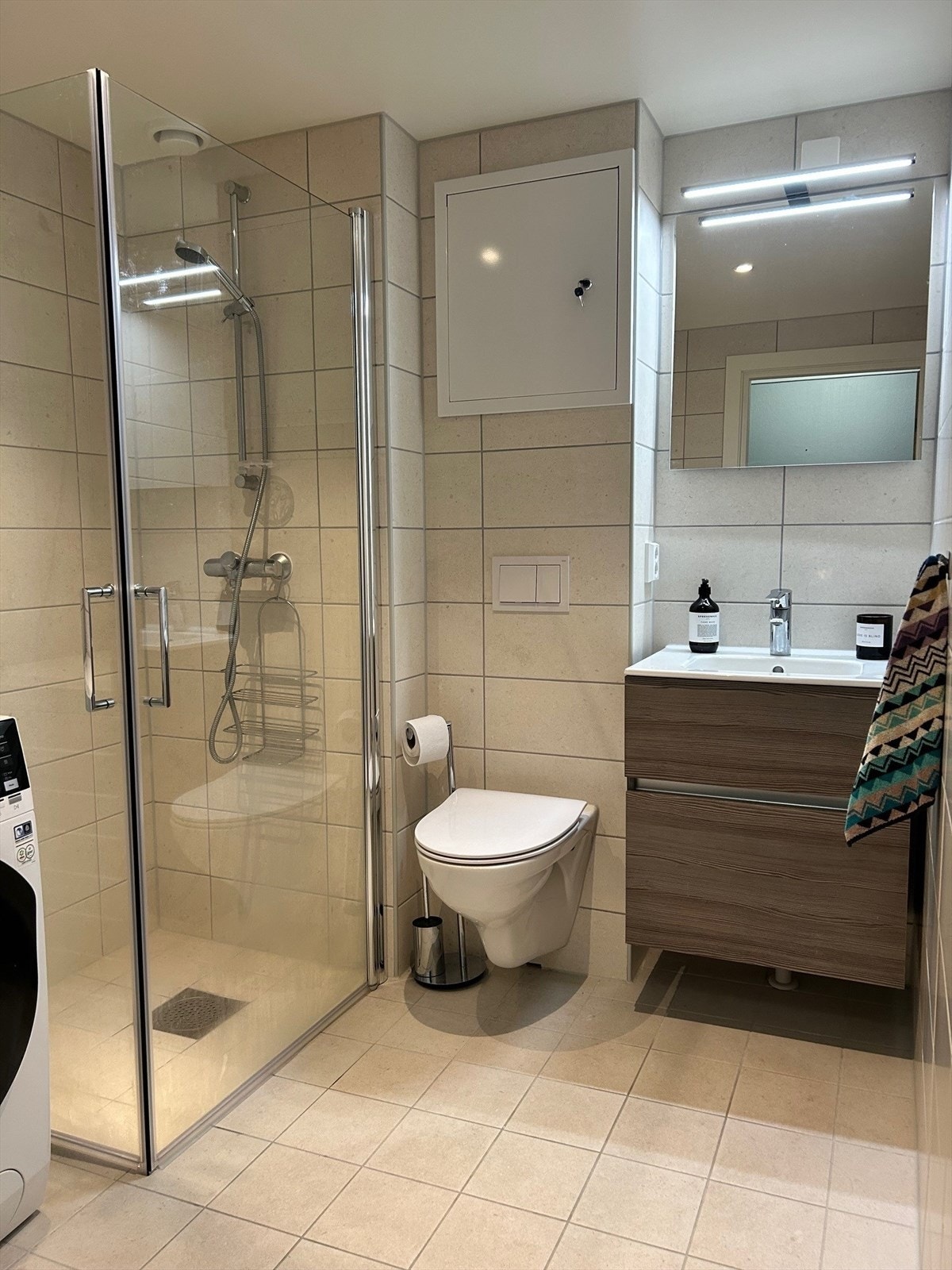 Flott nyoppusset bad. Renovert i regi av borettslaget i 4. kvartal 2024. Galleribilde