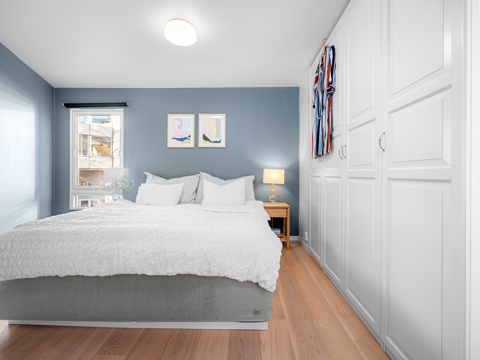 Her er det god plass til en stor garderobeløsning Galleribilde