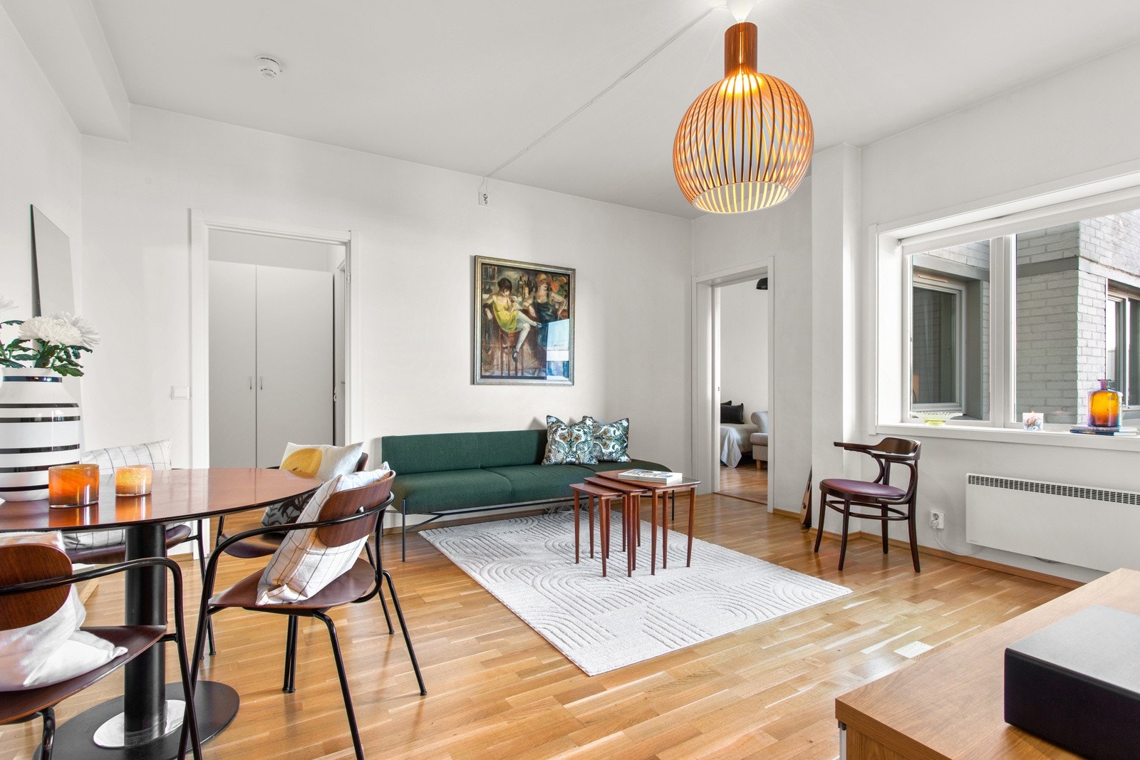 God takhøyde på hele 2.7meter i stuen. Galleribilde