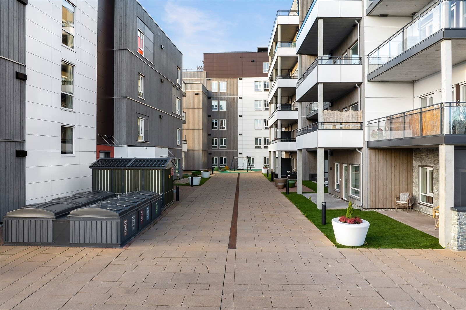 Det er etablert område med lekeapparater. Galleribilde