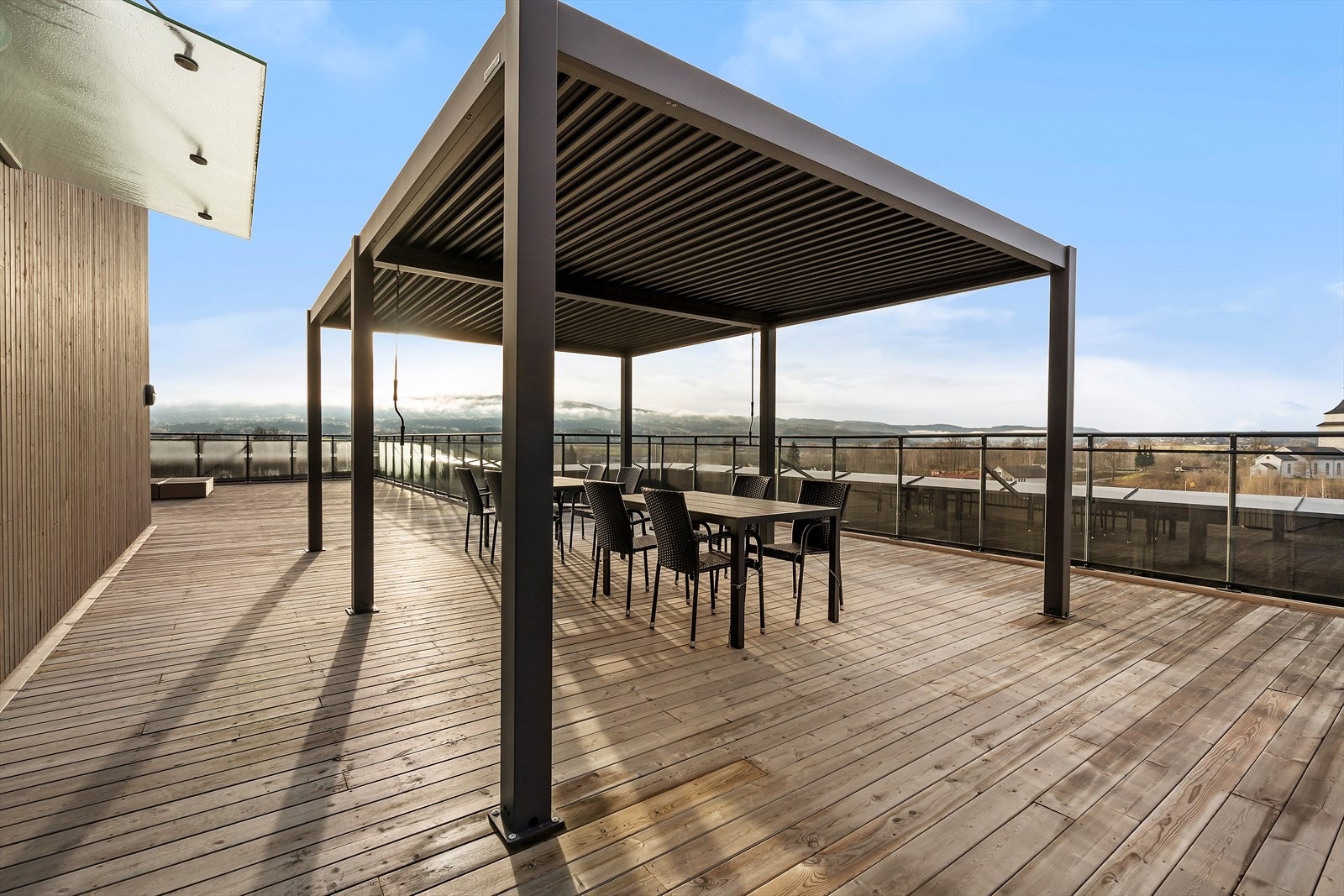 Pergola og fine uteområder på takterrassen Galleribilde