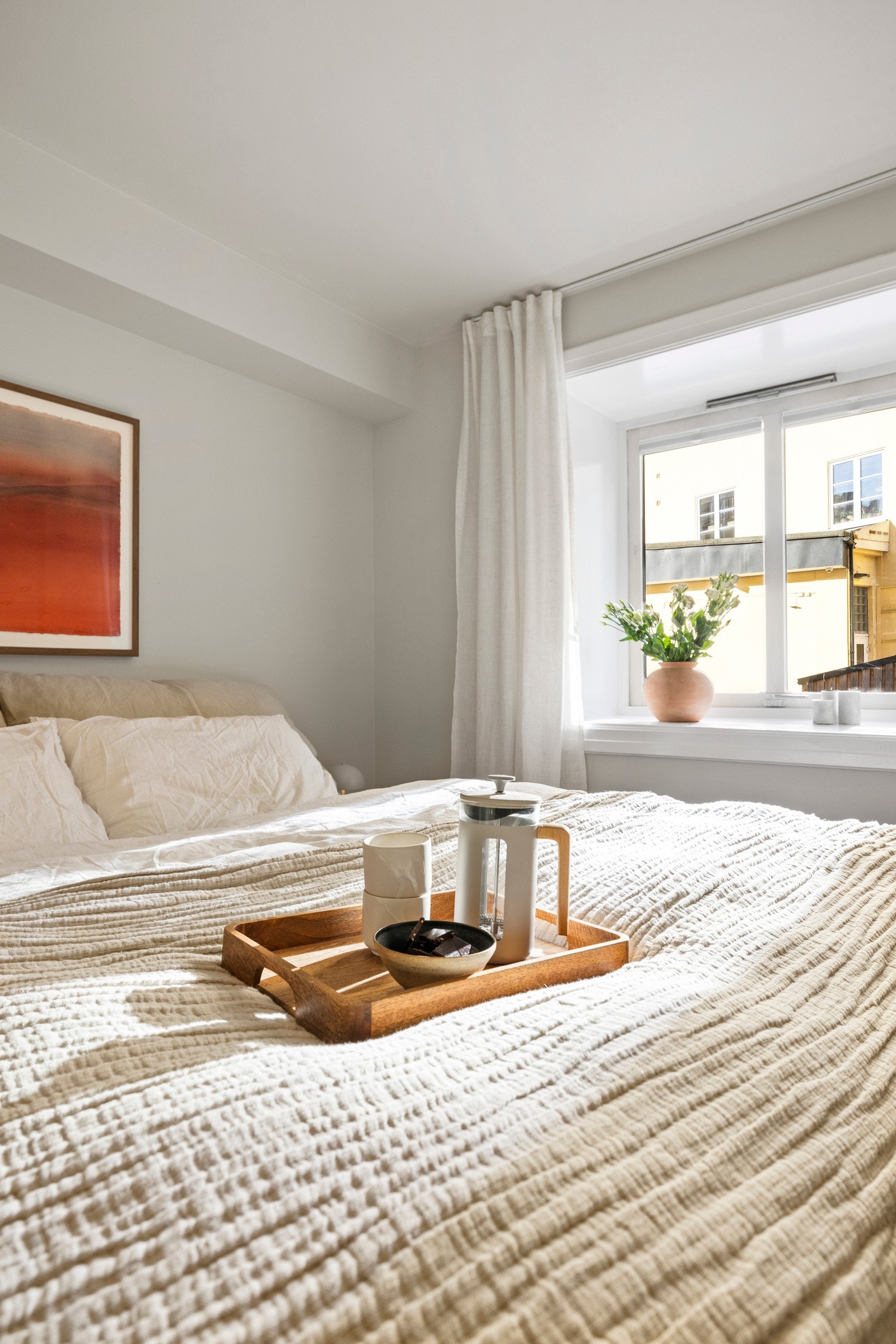 Vindusflate som slipper inn naturlig lys. Galleribilde