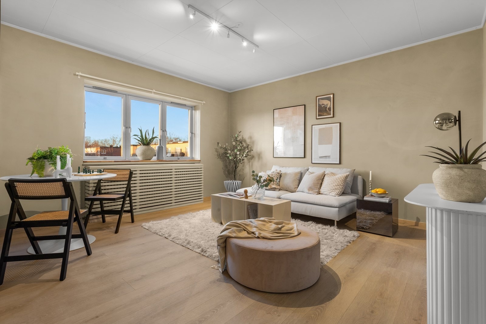 Velkommen til fine Båhusveien 28! // Presentert av Botan Abubaker og Oliver Pettersen! Galleribilde