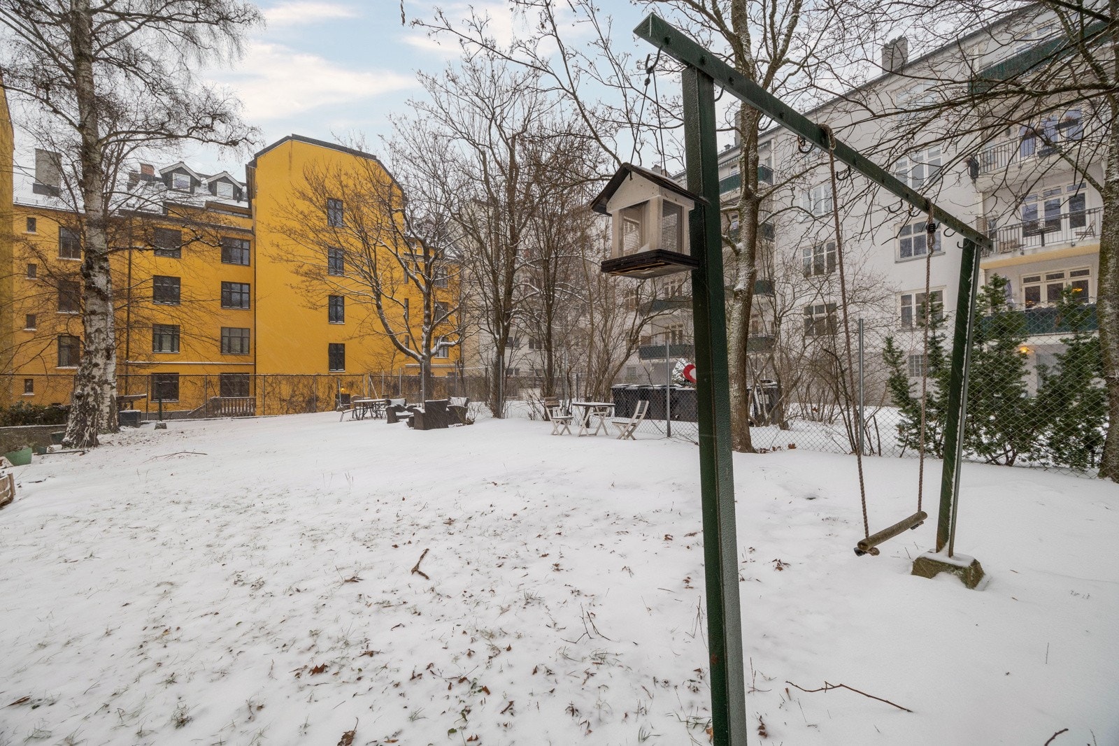 Veldrevet sameie med flott felles bakgård. Galleribilde