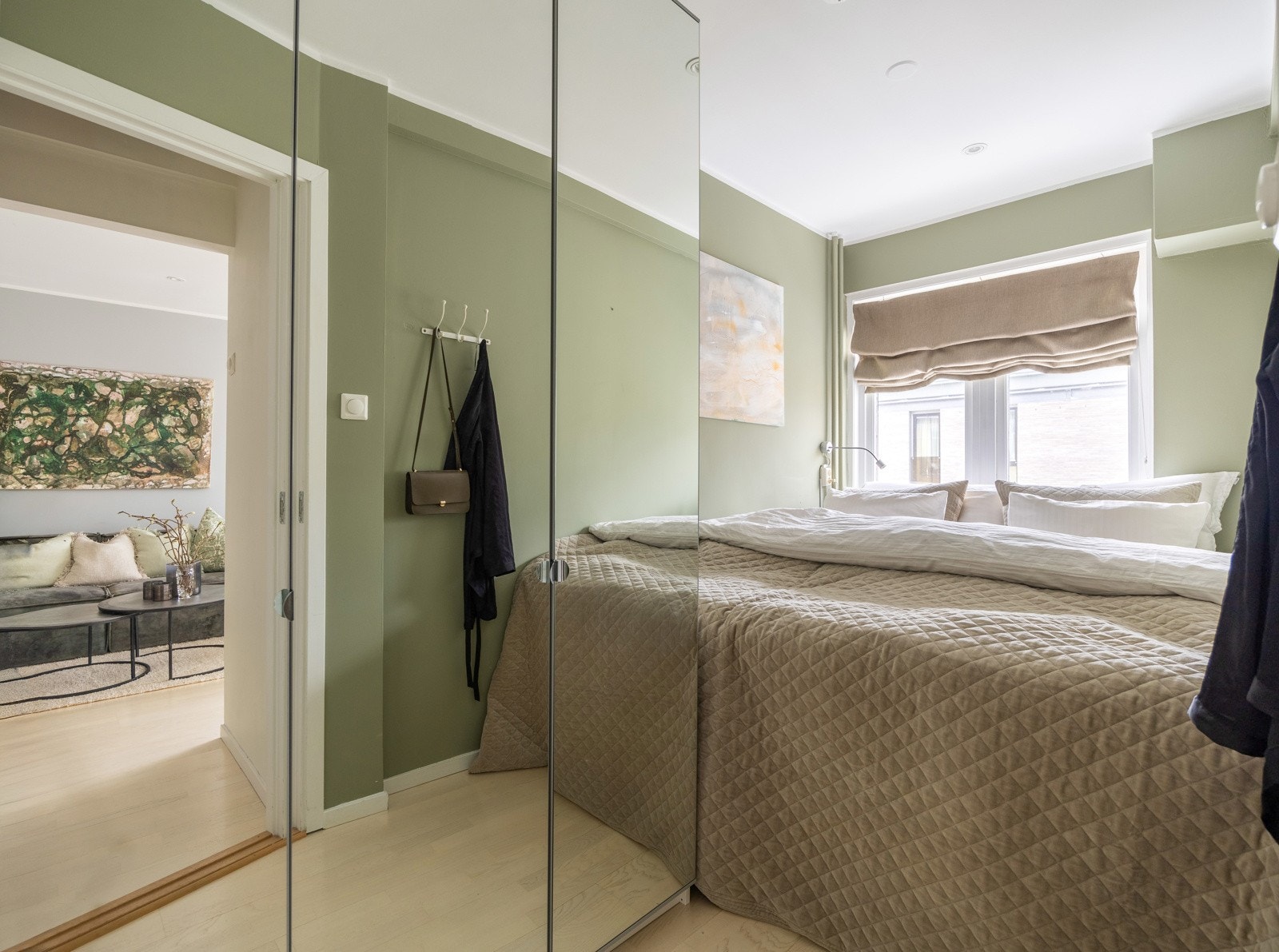 Leilighetens soverom er av god størrelse. Galleribilde