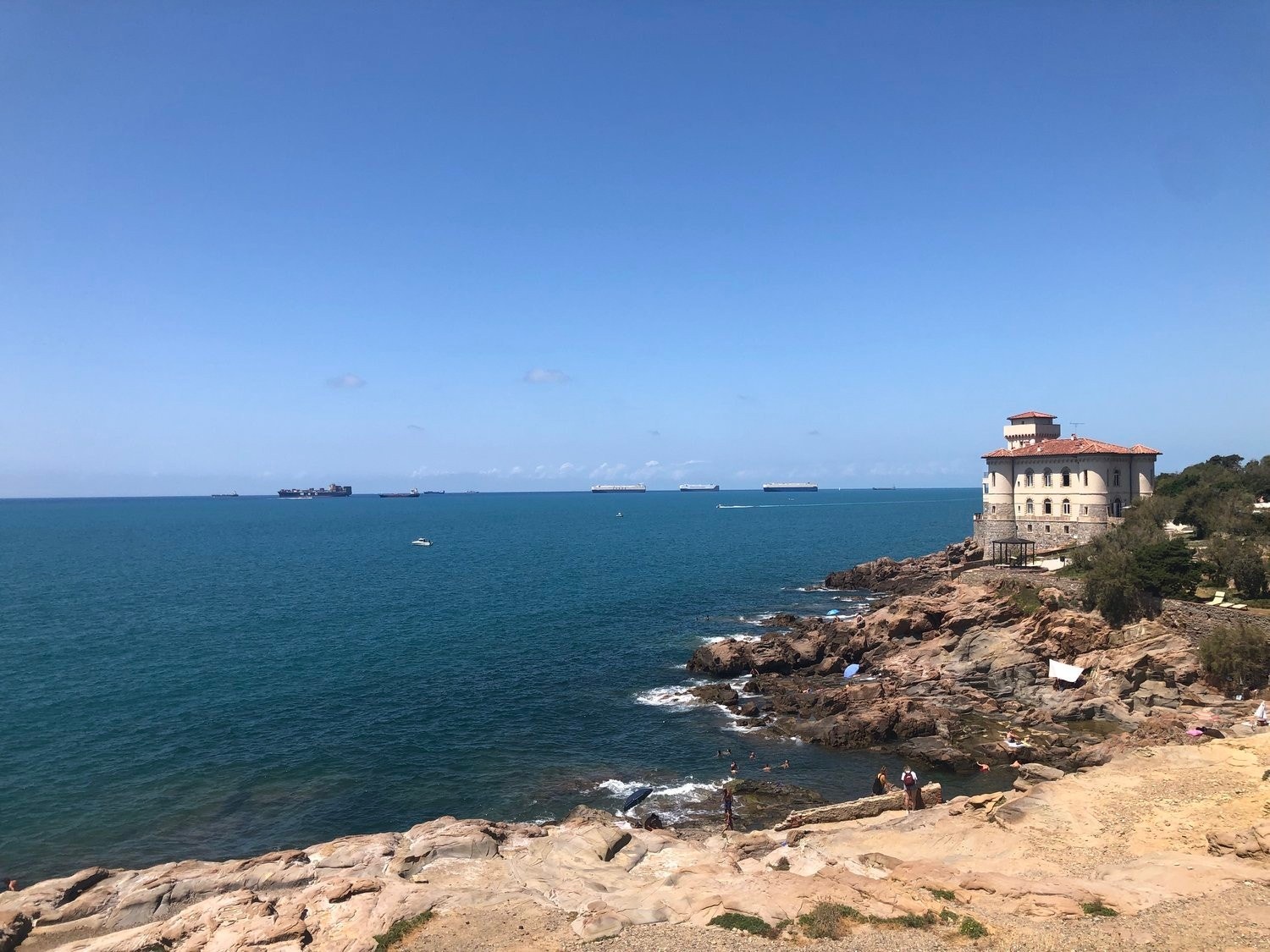 Kysten her sør for Livorno er utrolig vakker. Galleribilde