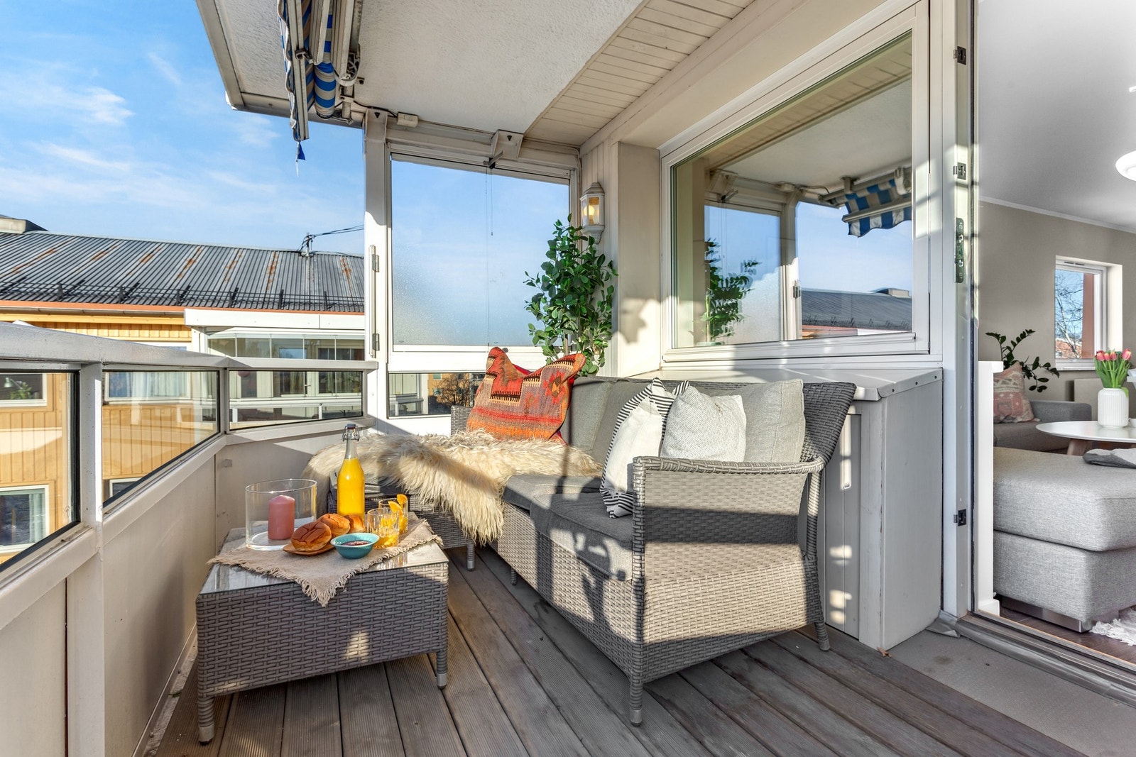 Innbydende 4-roms endeleilighet med skjermet beliggenhet i toppetasjen. Galleribilde