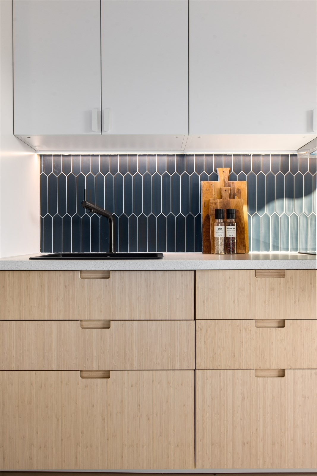 Komplett kjøkken - stilig med ulike over- og underskap! Galleribilde