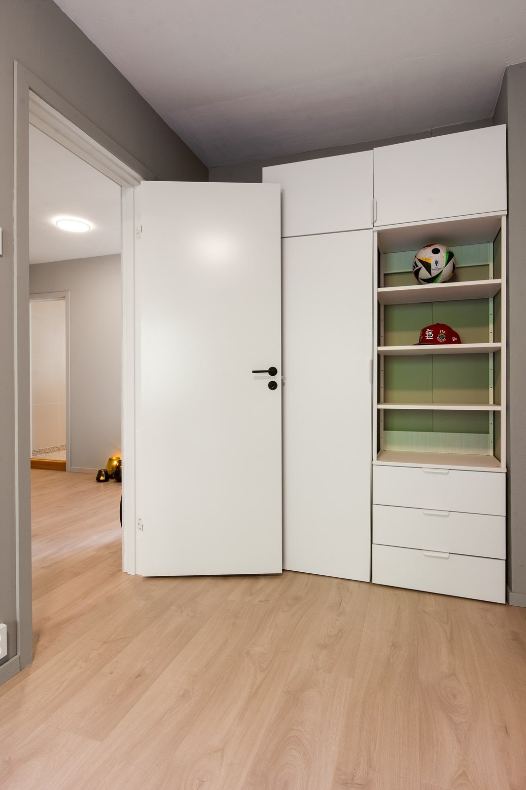 Her er det også god plass til oppbevaring av diverse saker. Galleribilde