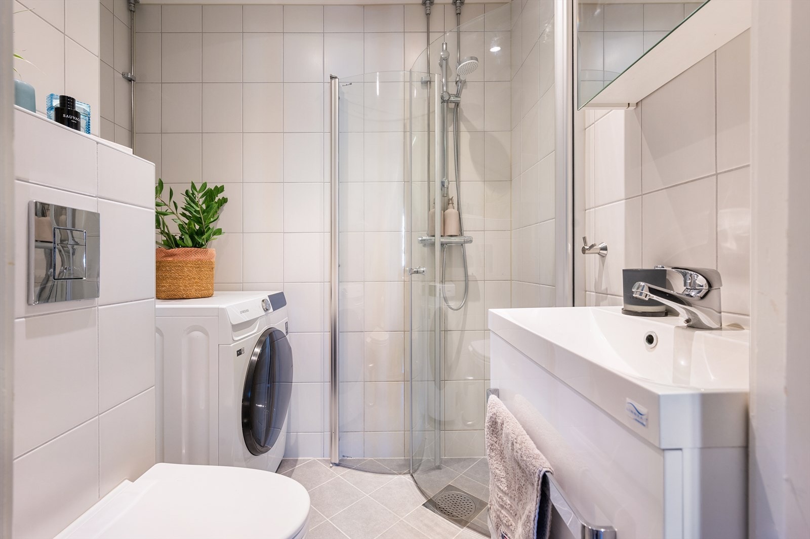 Moderne og delikat bad som ble totalrenovert i regi av borettslaget i 2015. Galleribilde