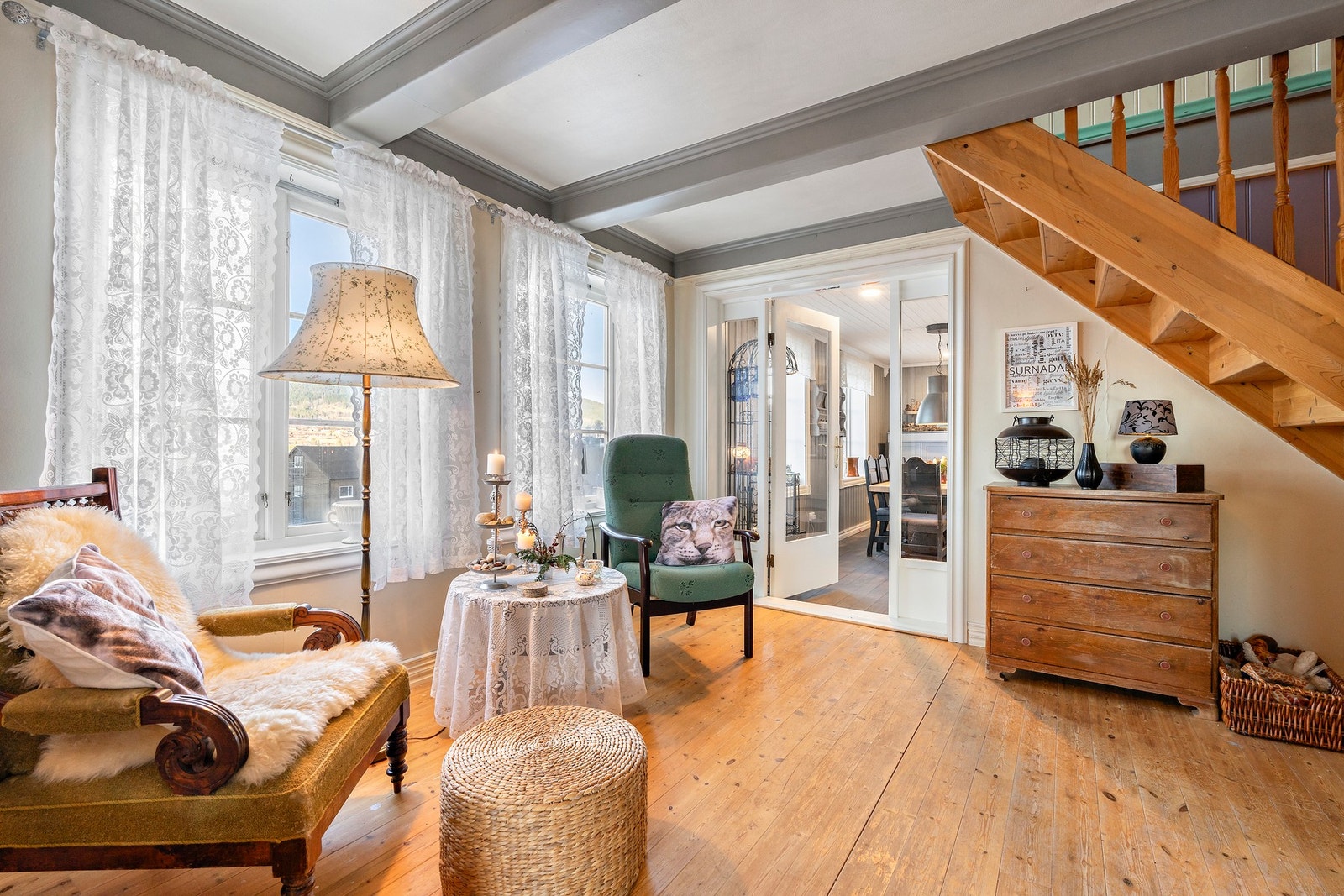 Stue mot kjøkken Galleribilde