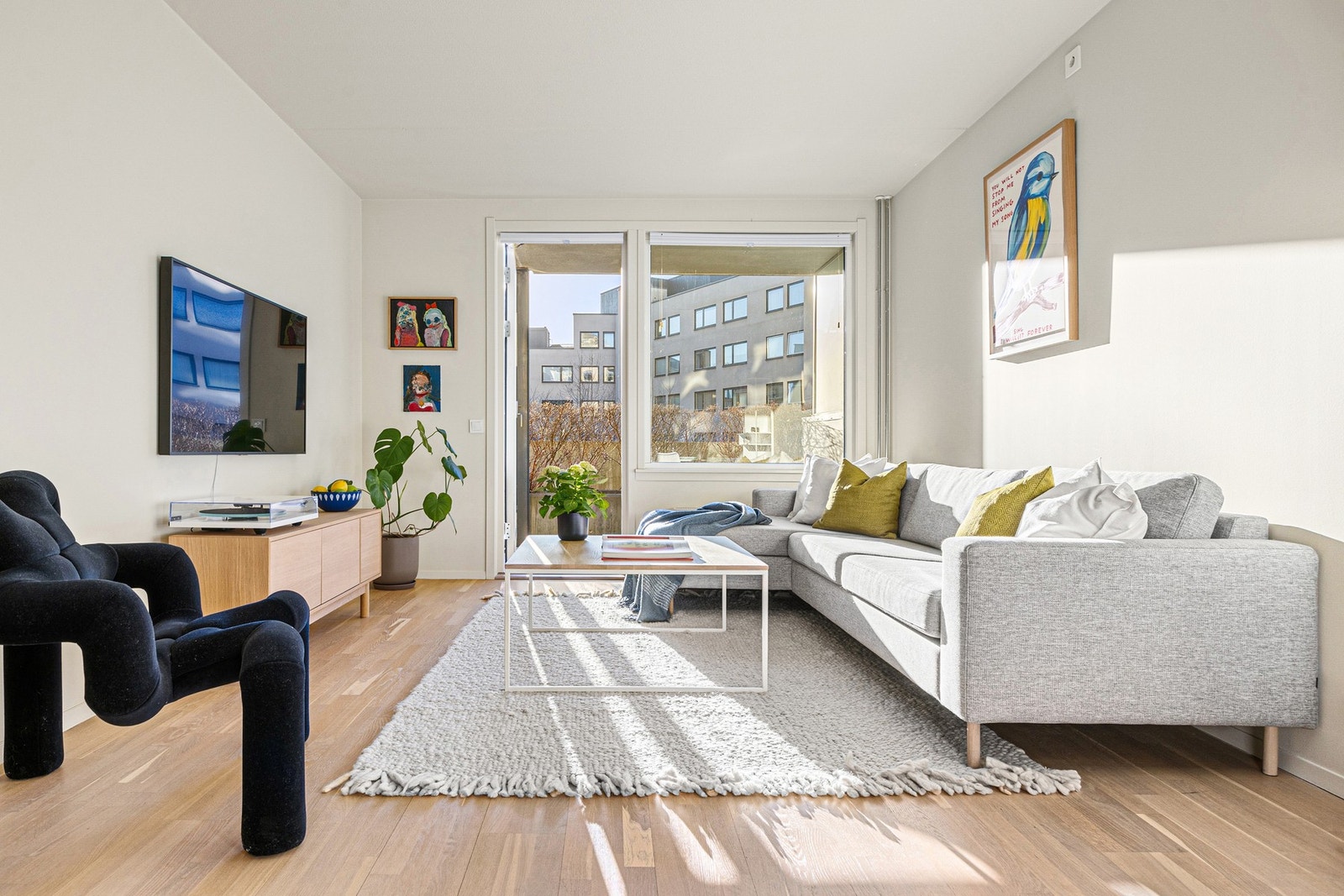 Felleskostnadene inkluderer blant annet varmtvann, oppvarming med fjernvarme via radiatorer og internett. Galleribilde