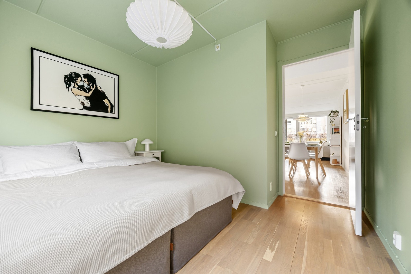 Med adkomst fra kjøkken. Galleribilde