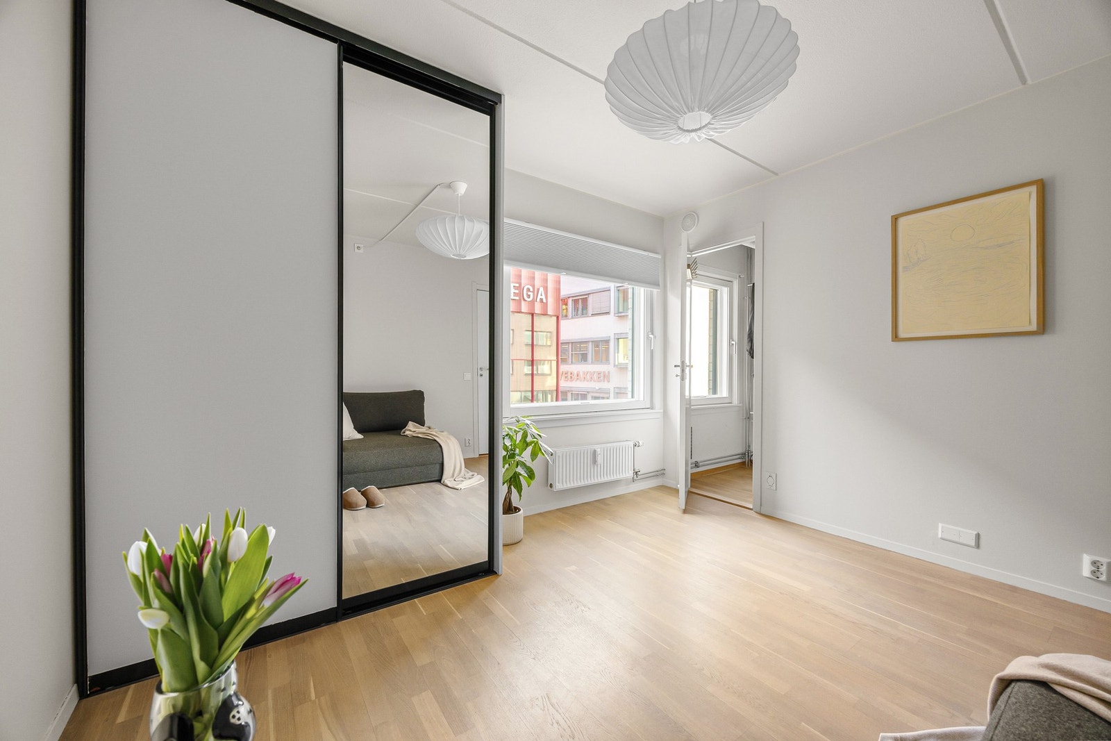 Her har du i tillegg adkomst til innvendig bod/walk-in. Galleribilde